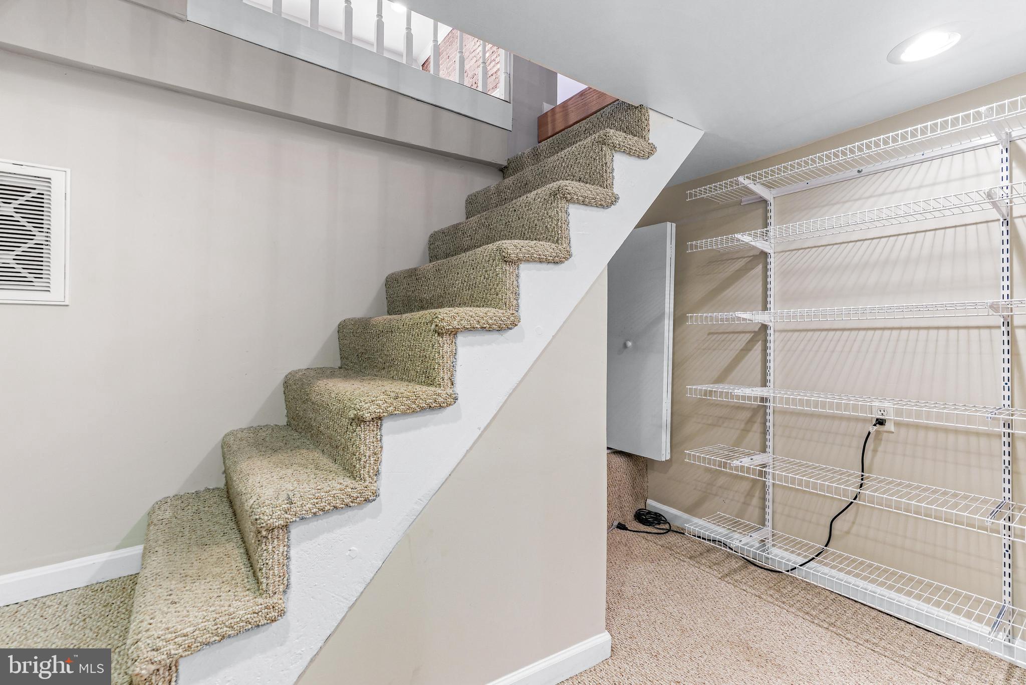 LOCUST POINT - Residential