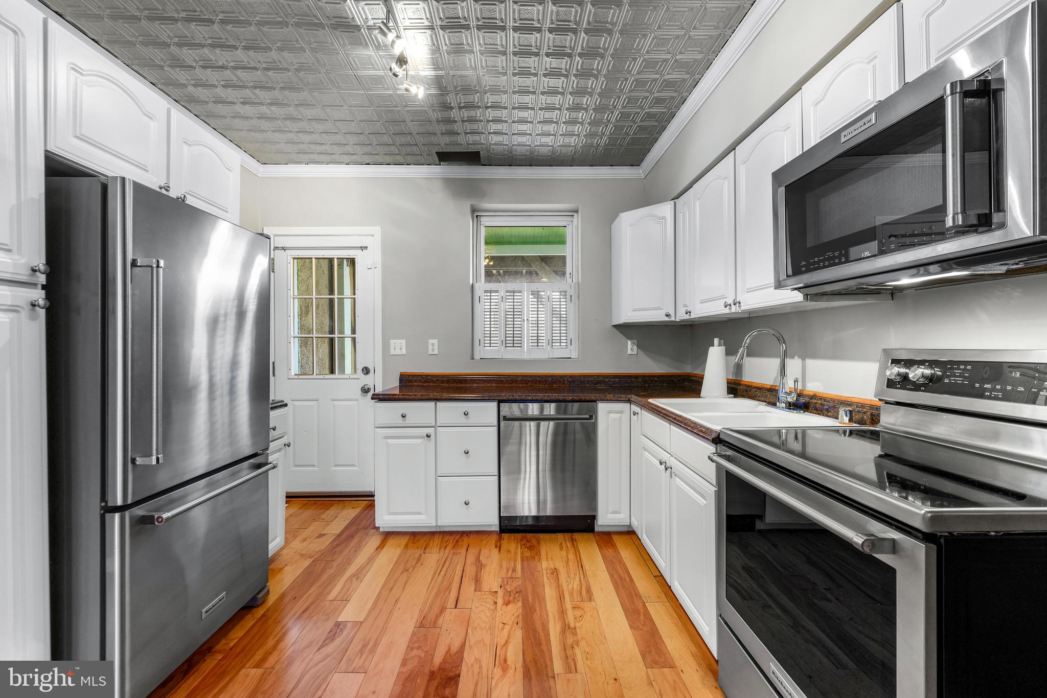 LOCUST POINT - Residential