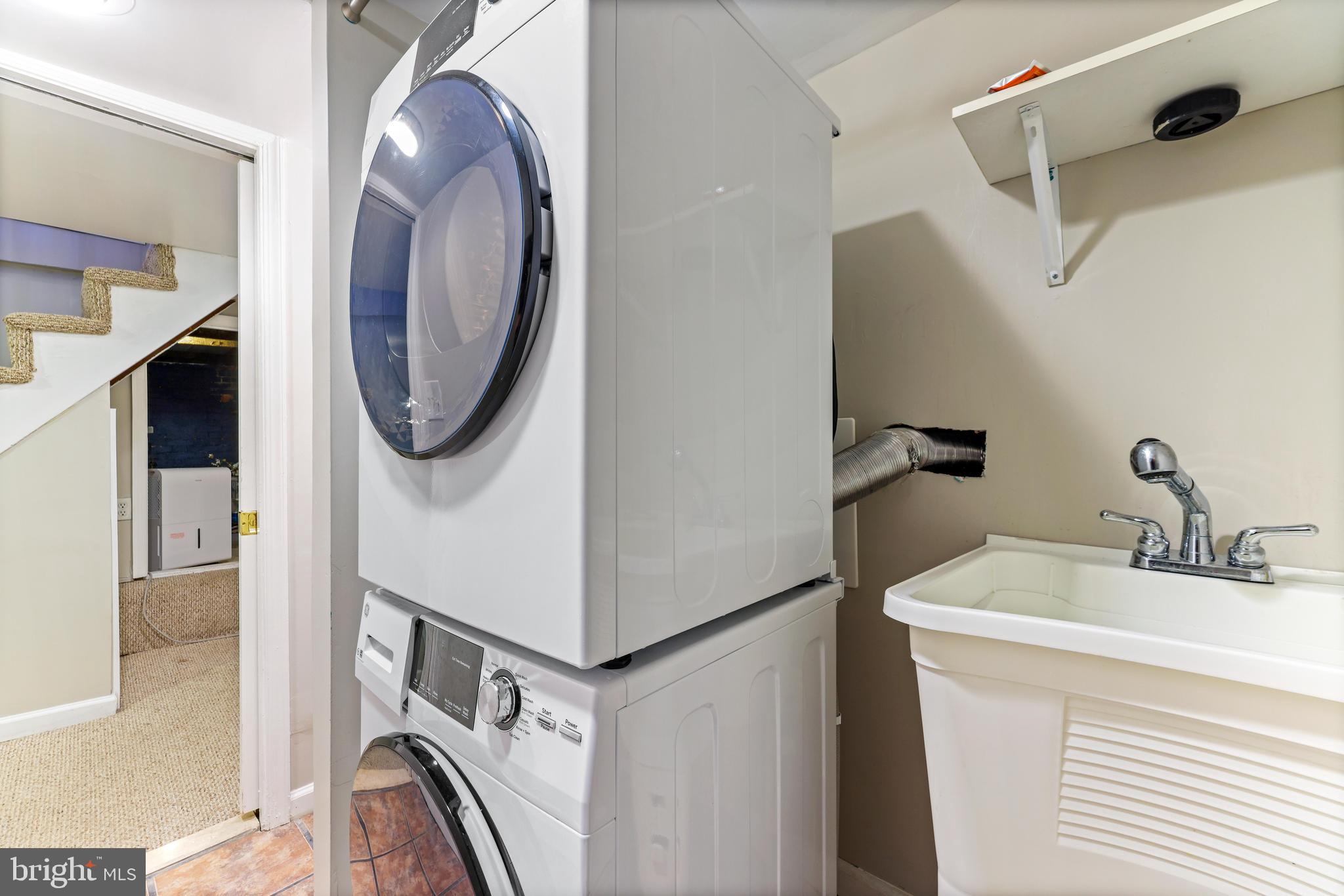 LOCUST POINT - Residential