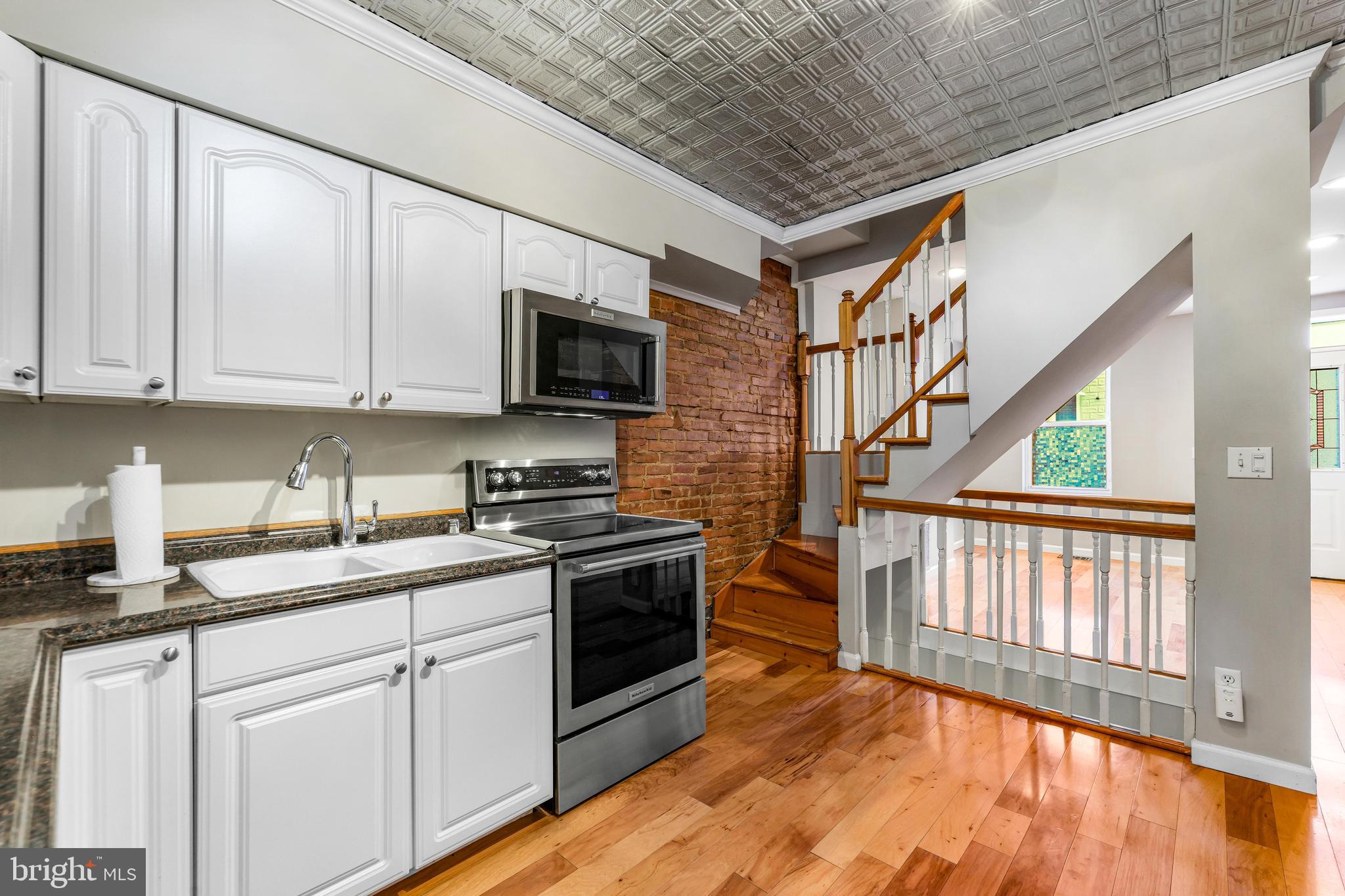 LOCUST POINT - Residential