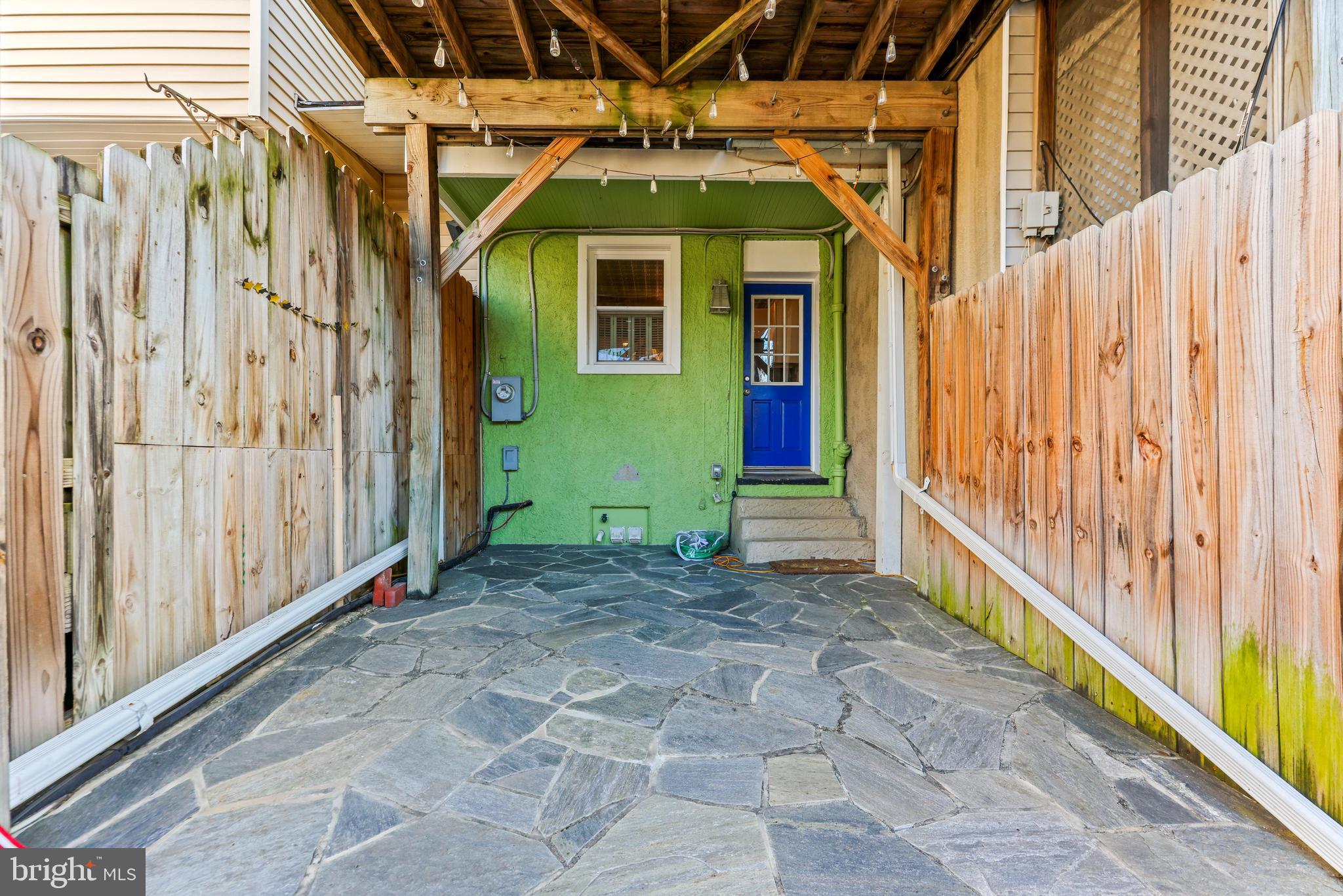 LOCUST POINT - Residential