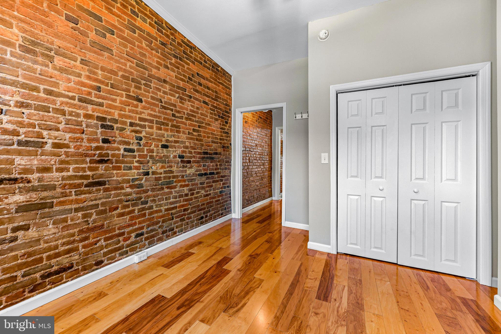 LOCUST POINT - Residential