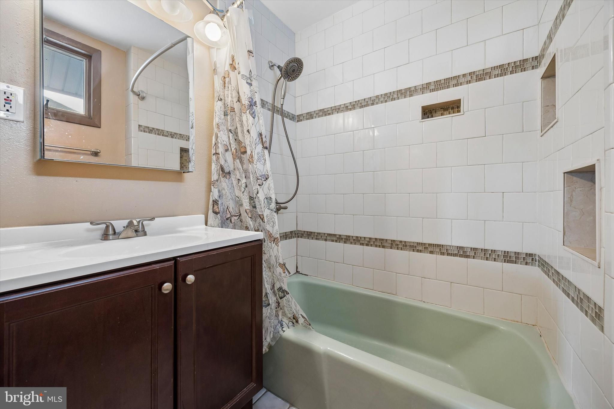 FOX CHASE - Residential