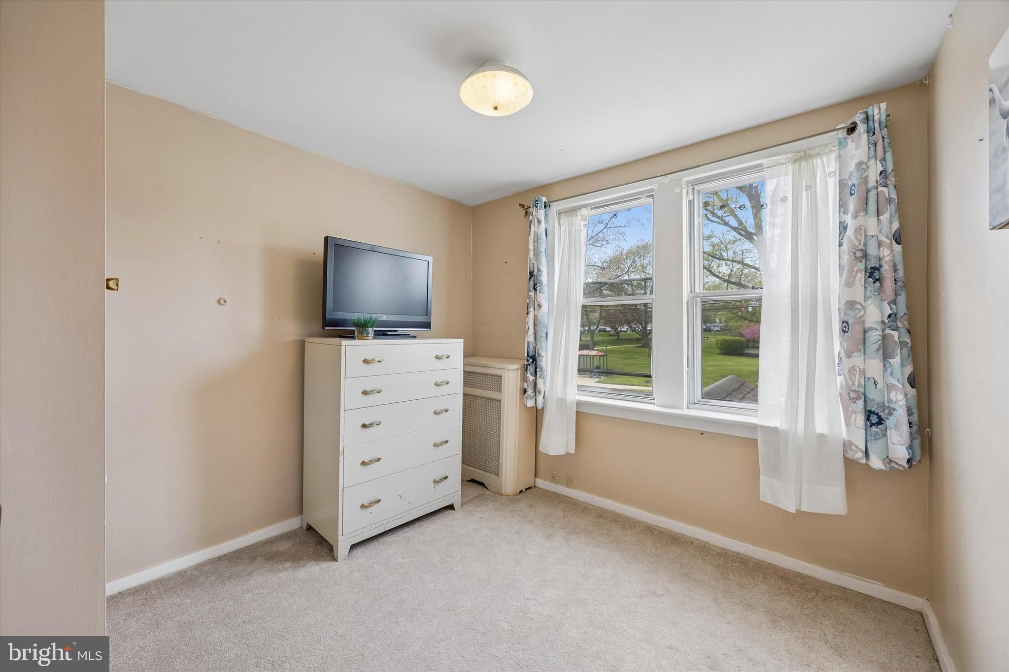 FOX CHASE - Residential