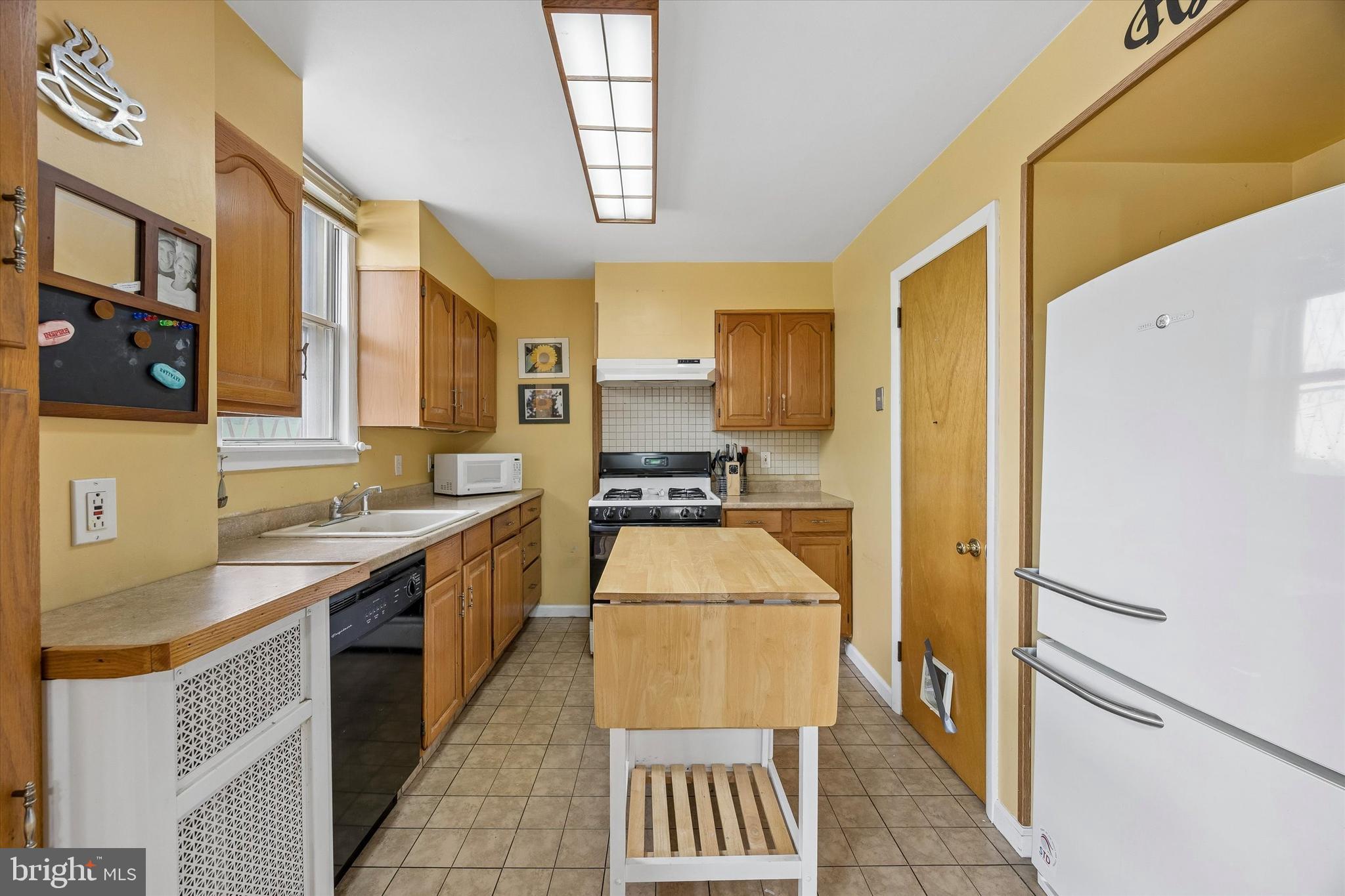 FOX CHASE - Residential