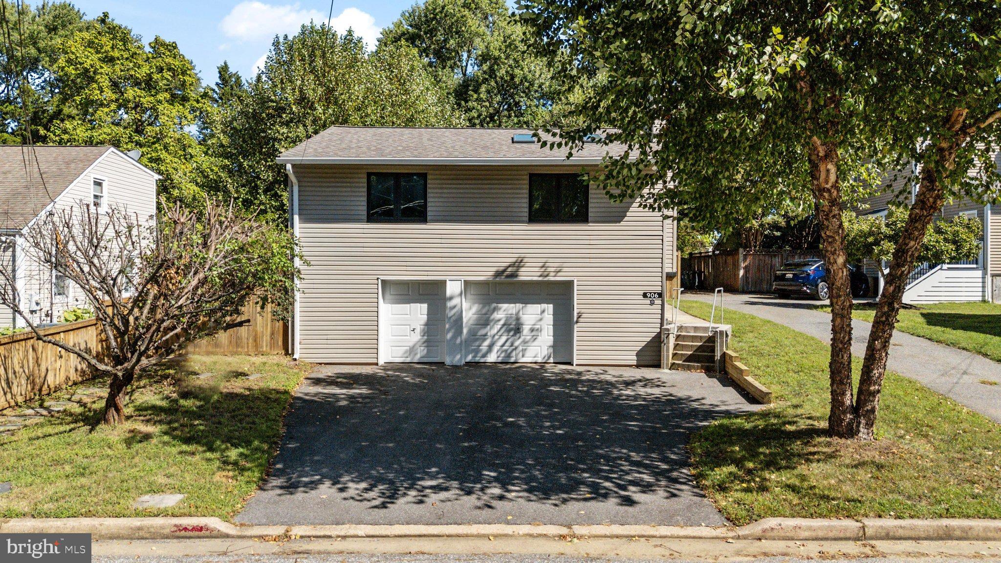 906 JACKSON STREET