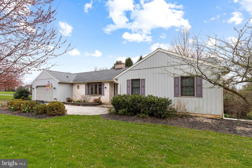 Photo of 6 BENTLEY LN, LITITZ, PA 17543 (MLS # PALA2033998)