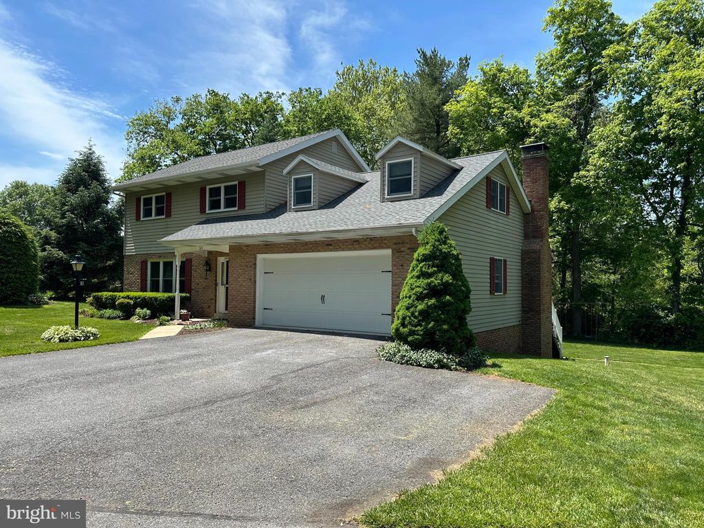 Photo of 583 Miller Road, ELIZABETHTOWN, PA 17022 (MLS # PALA2088370)