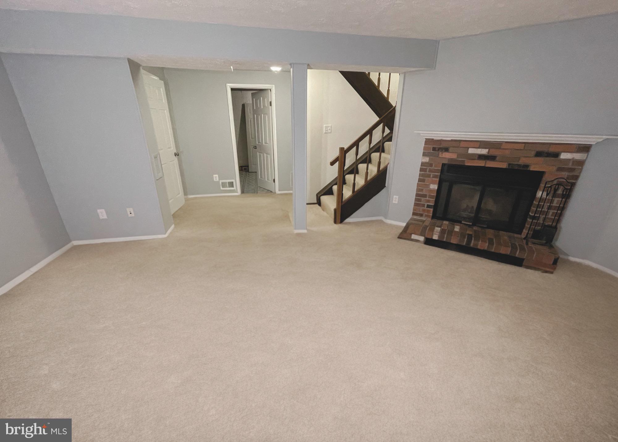 NEWINGTON FOREST - Residential Lease