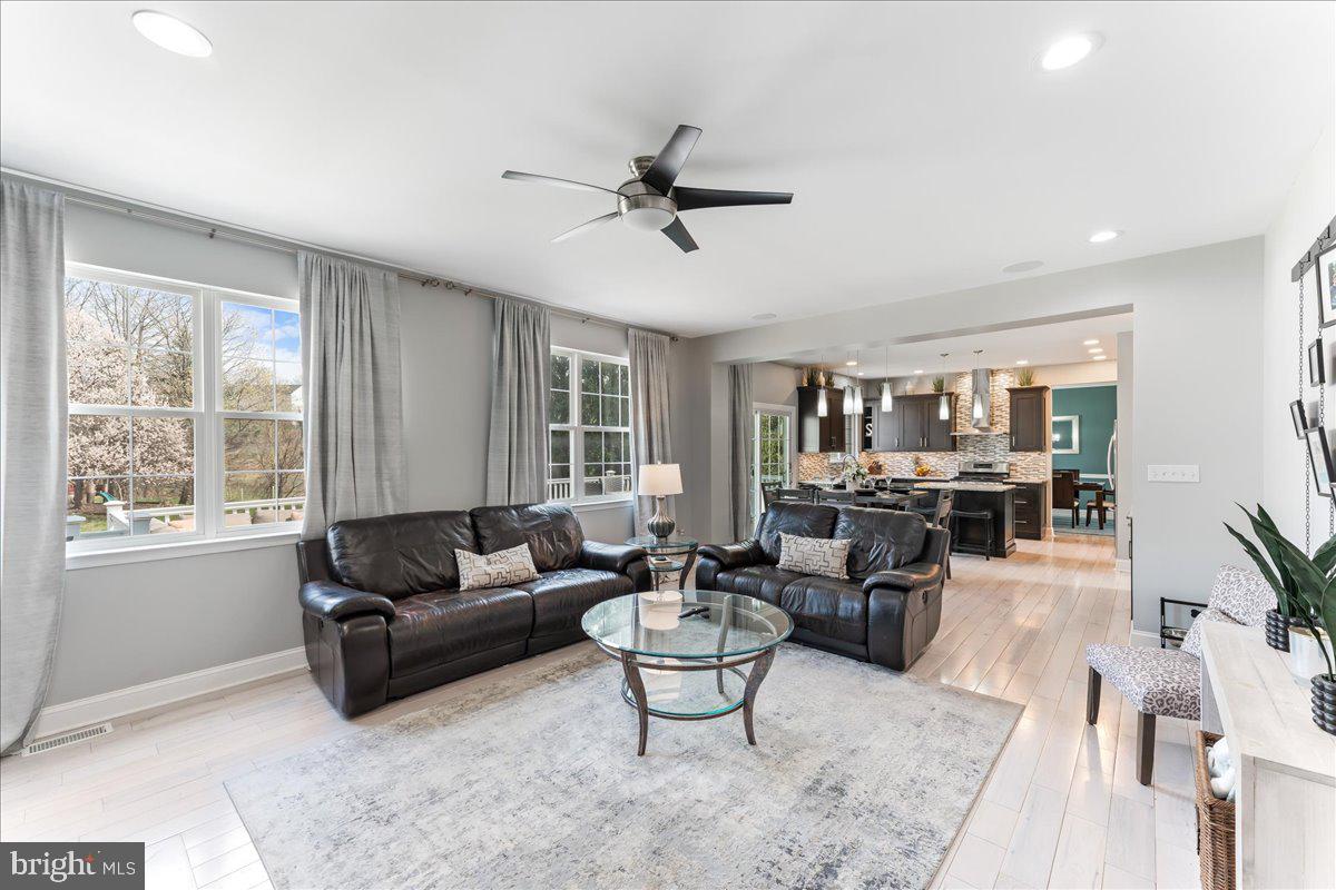 BRANDYWINE @ THORN - Residential