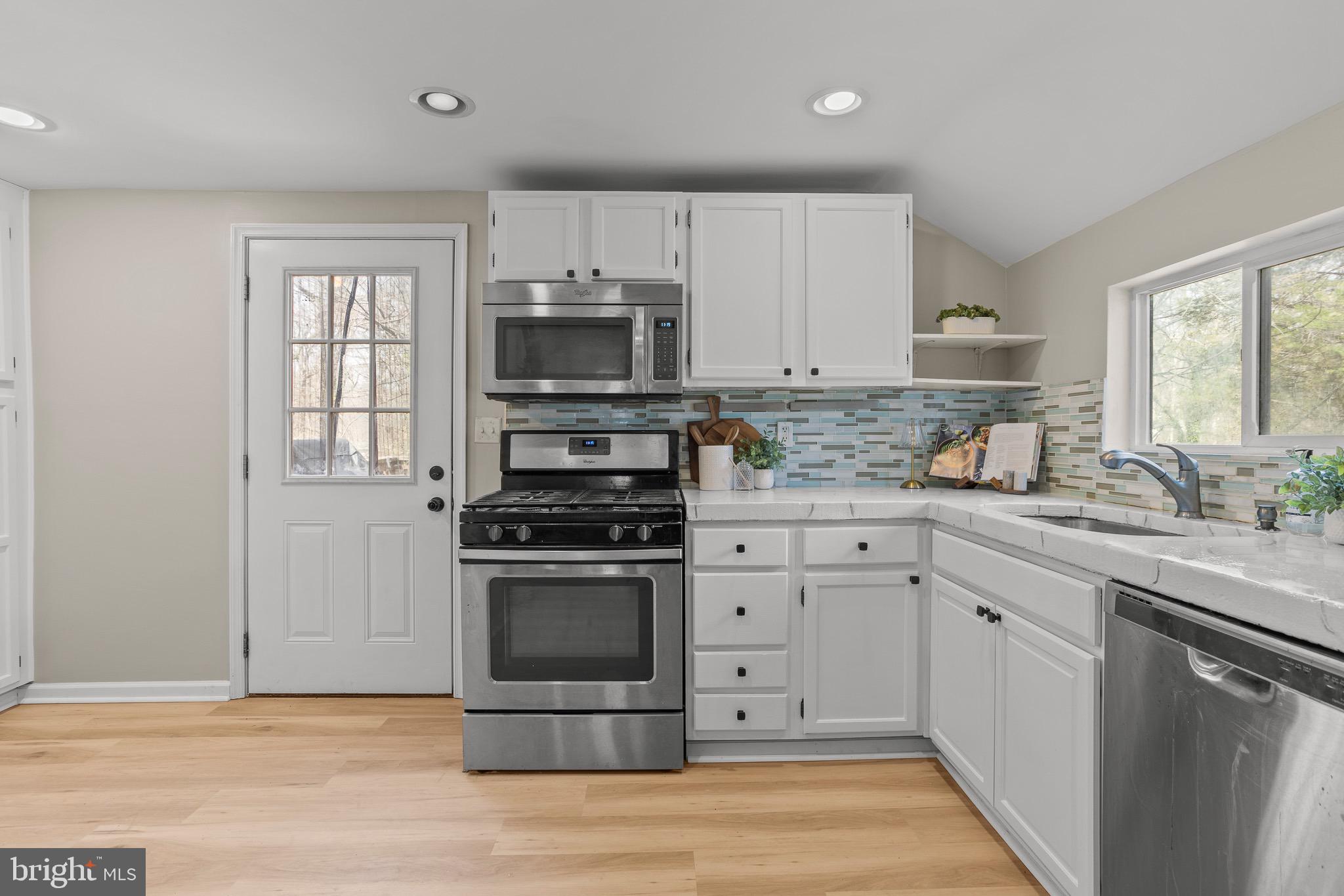 LONG BEACH - Residential