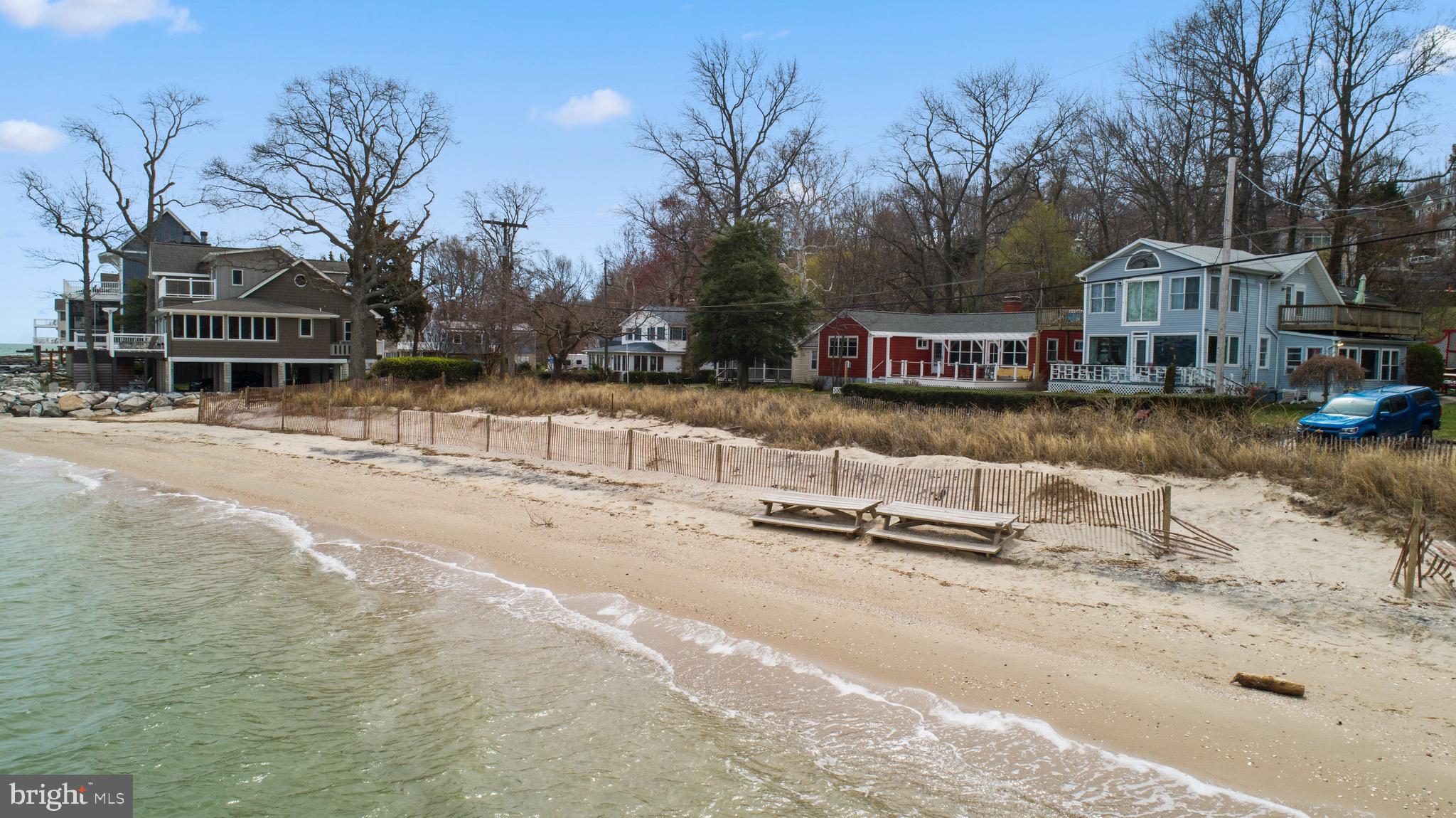 LONG BEACH - Residential