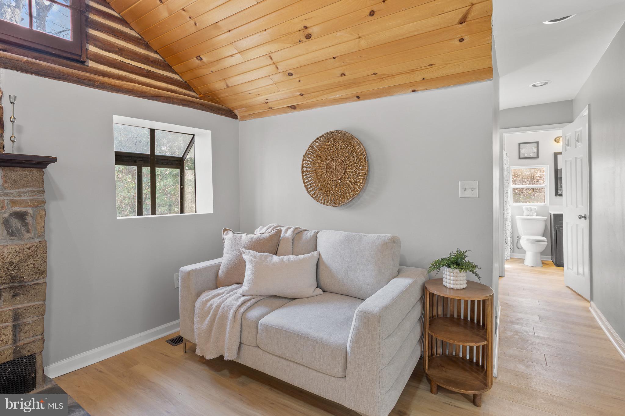 LONG BEACH - Residential