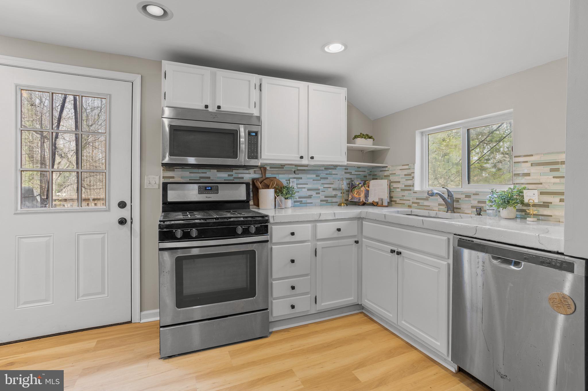 LONG BEACH - Residential