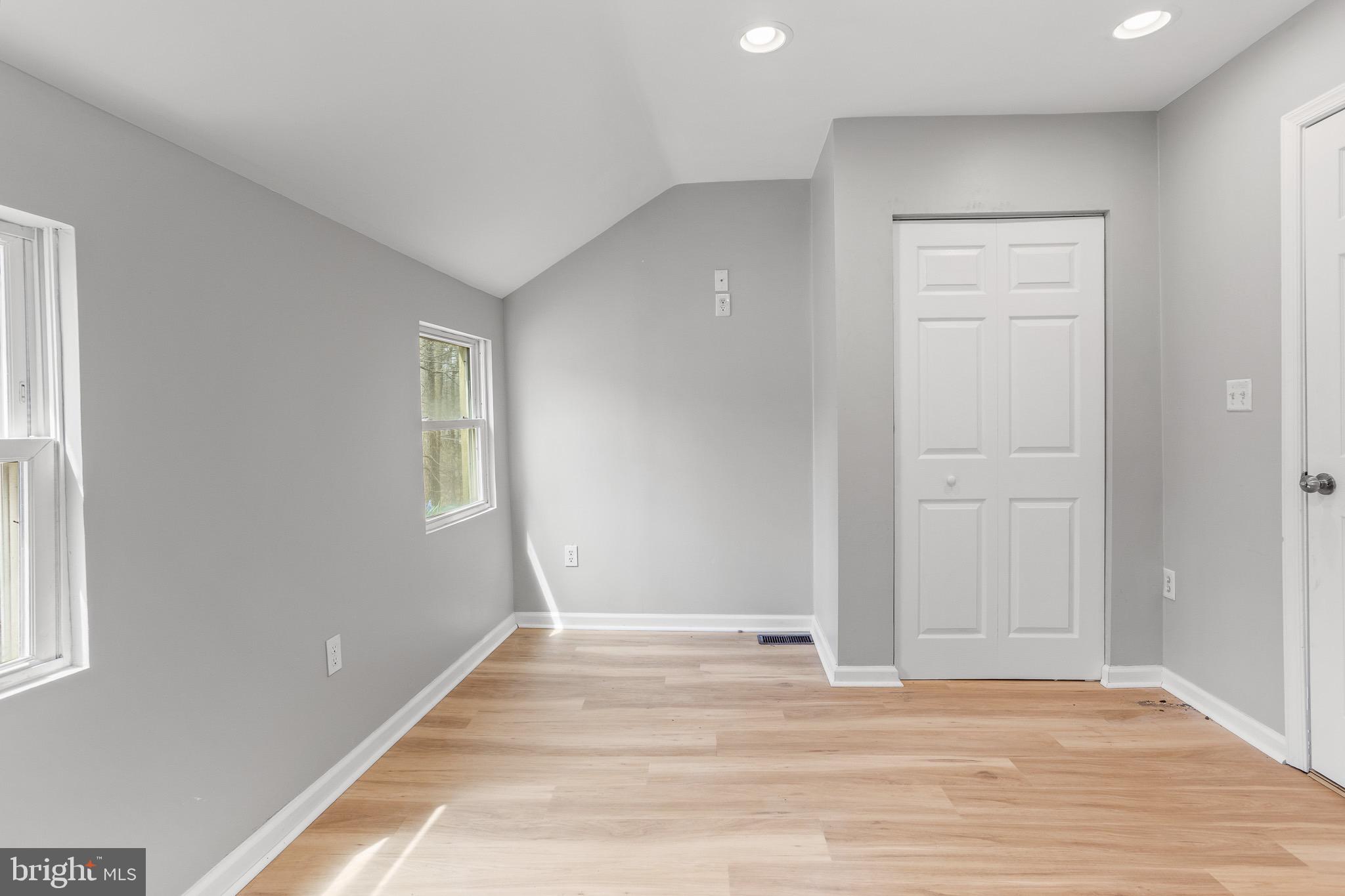 LONG BEACH - Residential