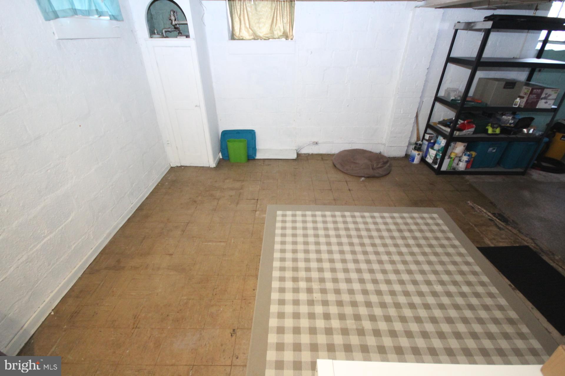 GLEBEWOOD VILLAGE - Residential Lease