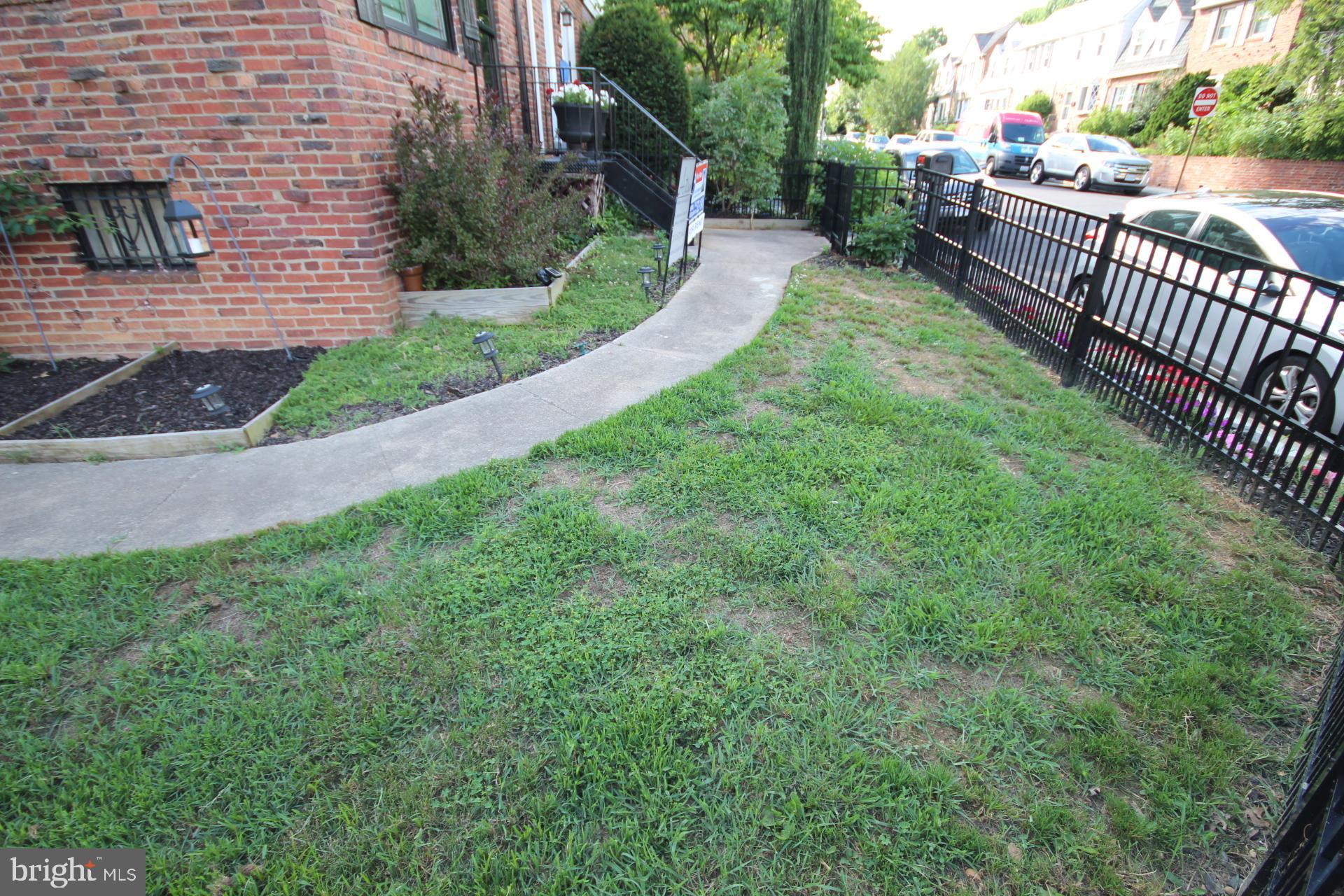 GLEBEWOOD VILLAGE - Residential Lease