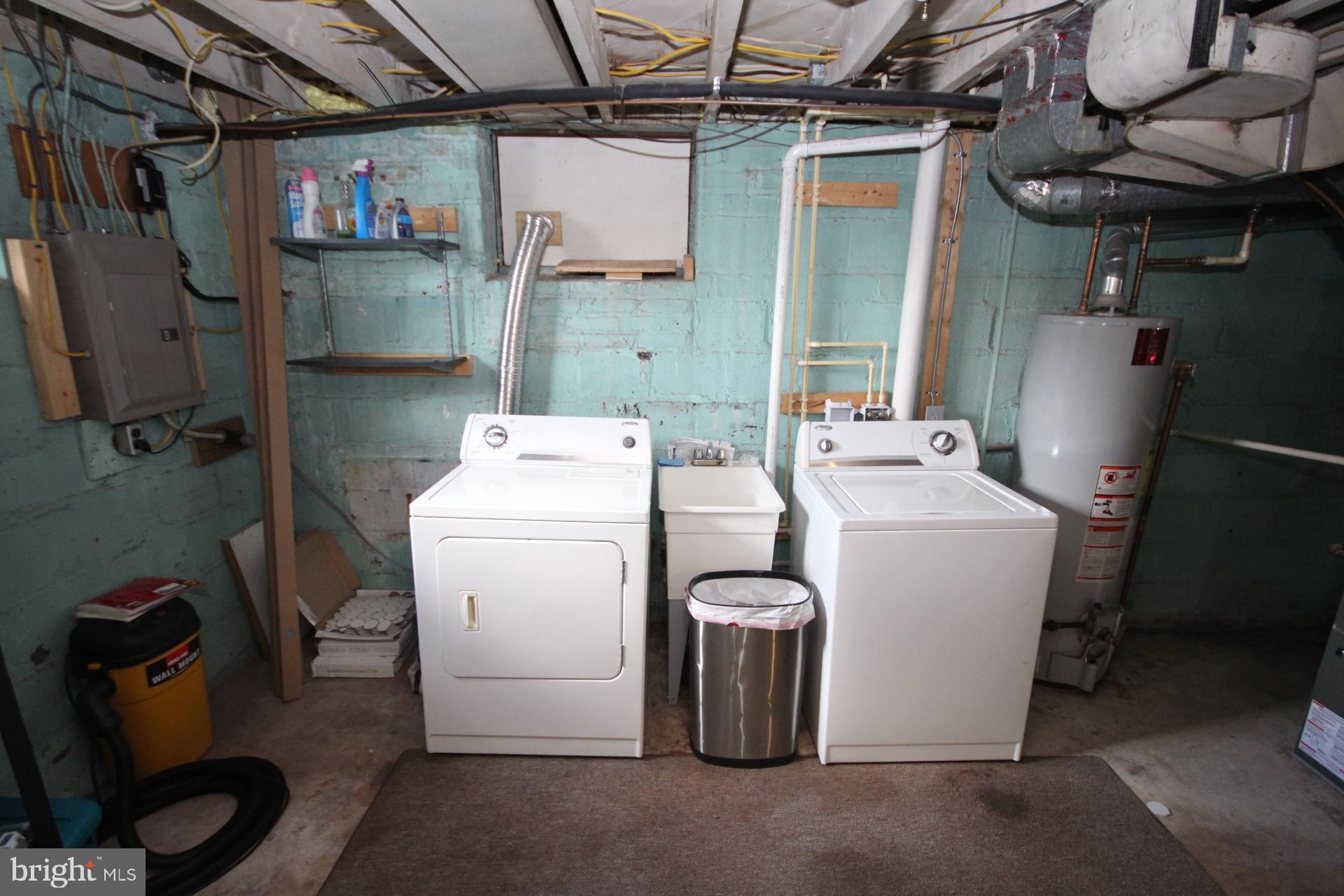 GLEBEWOOD VILLAGE - Residential Lease