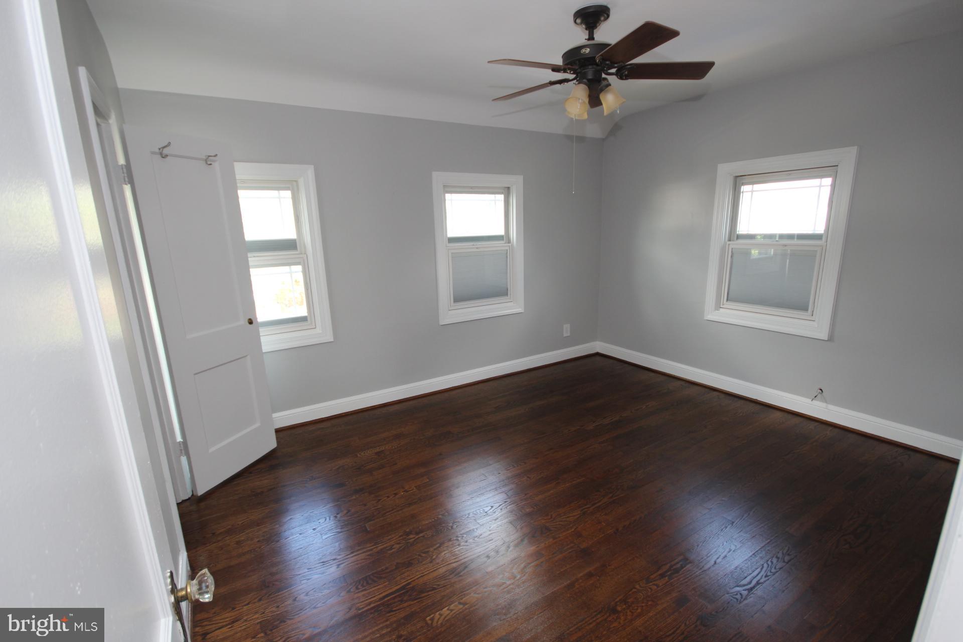 GLEBEWOOD VILLAGE - Residential Lease