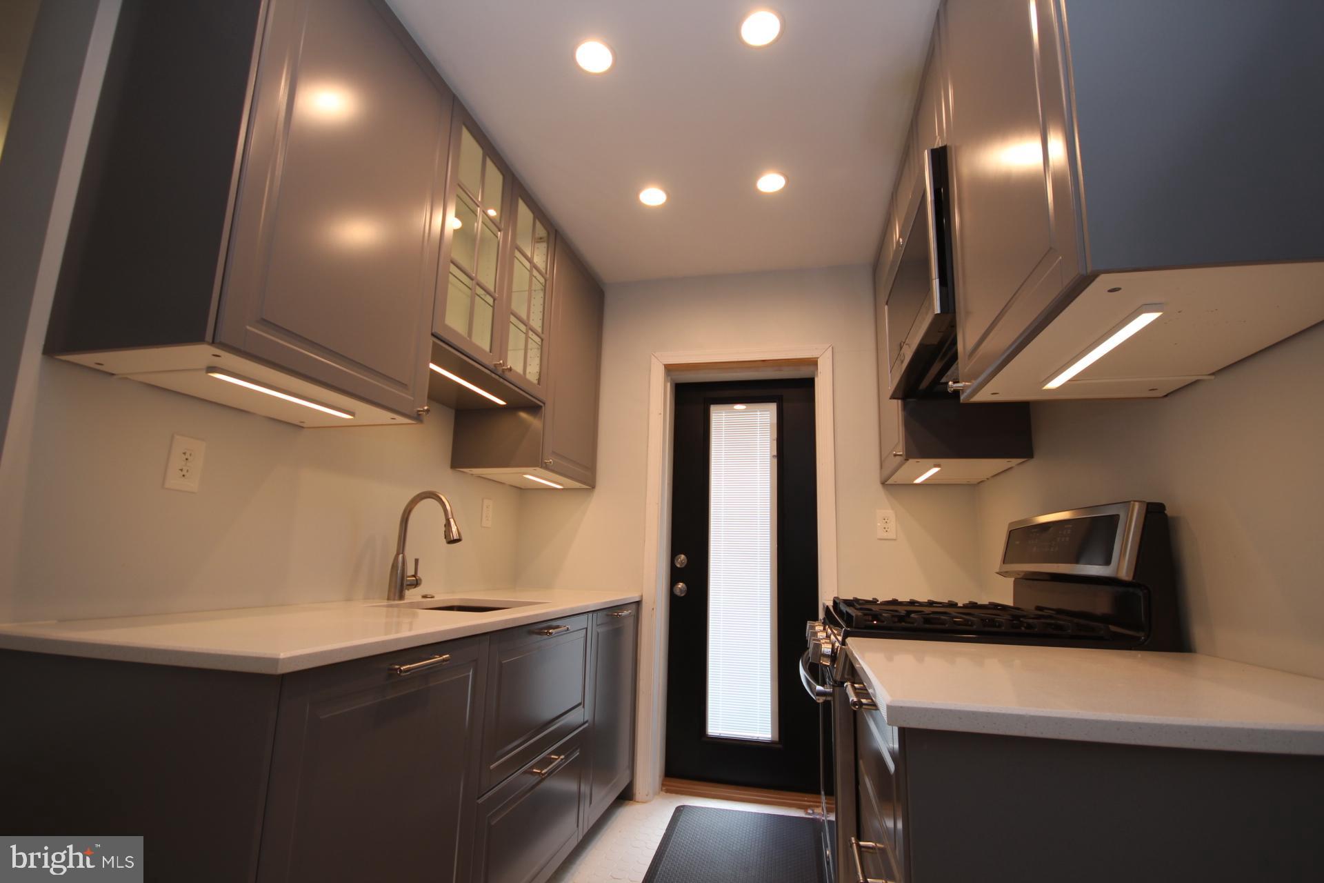 GLEBEWOOD VILLAGE - Residential Lease