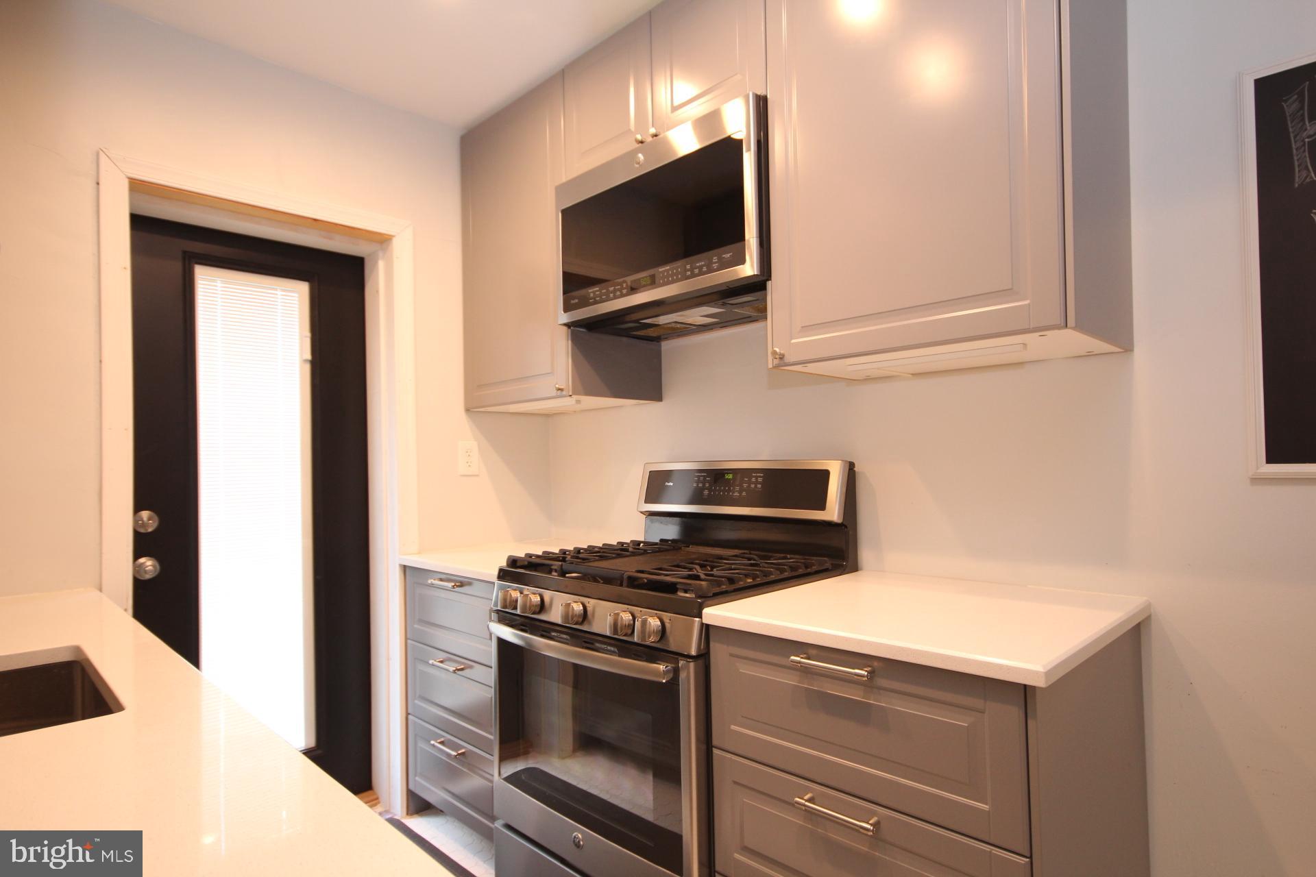 GLEBEWOOD VILLAGE - Residential Lease