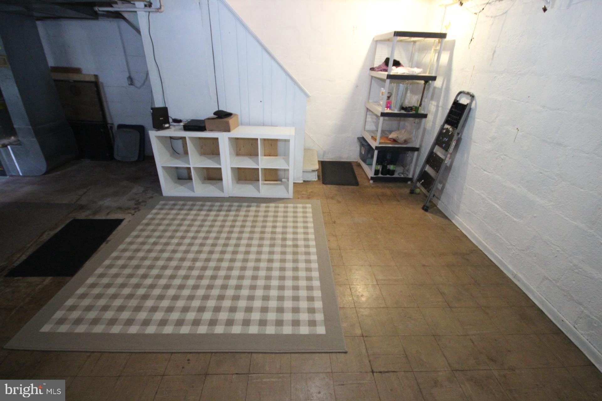 GLEBEWOOD VILLAGE - Residential Lease