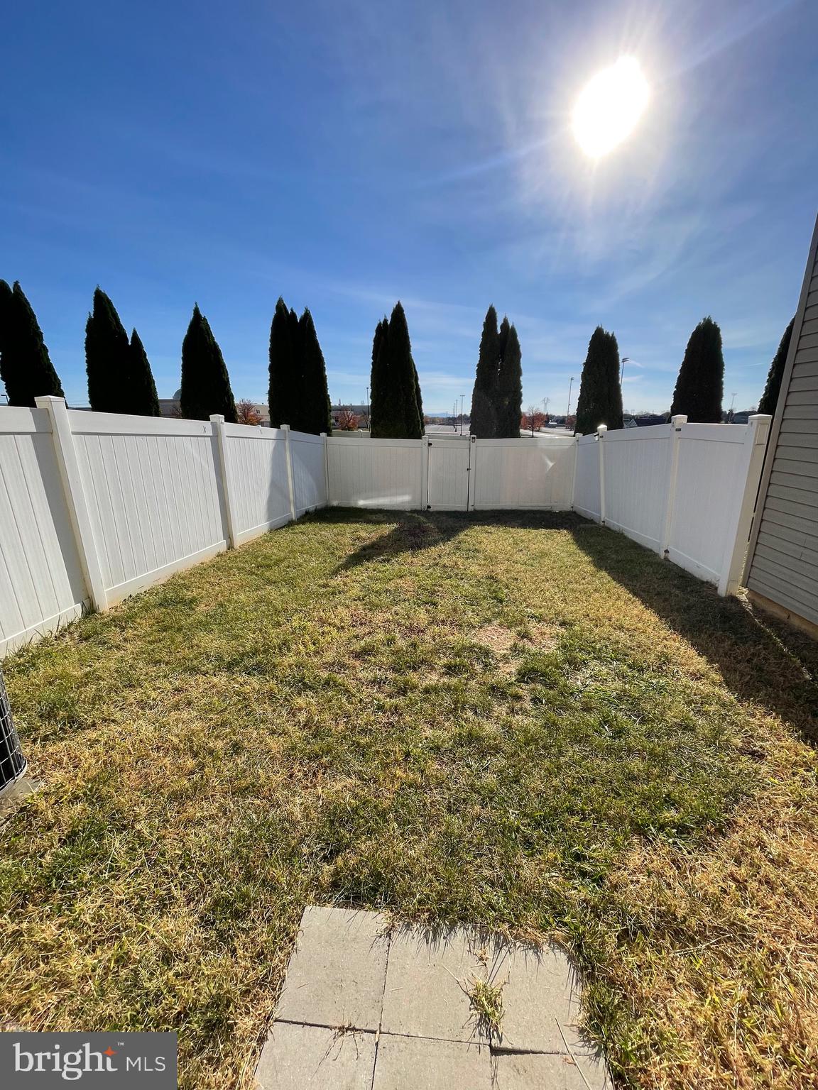 HUNTFIELD - Residential Lease