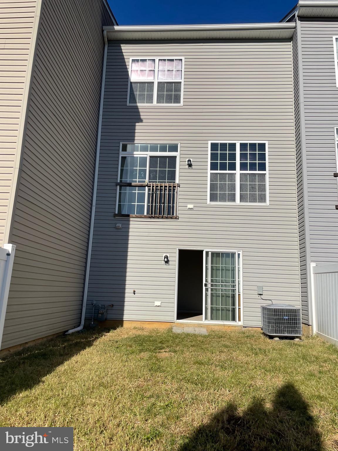 HUNTFIELD - Residential Lease