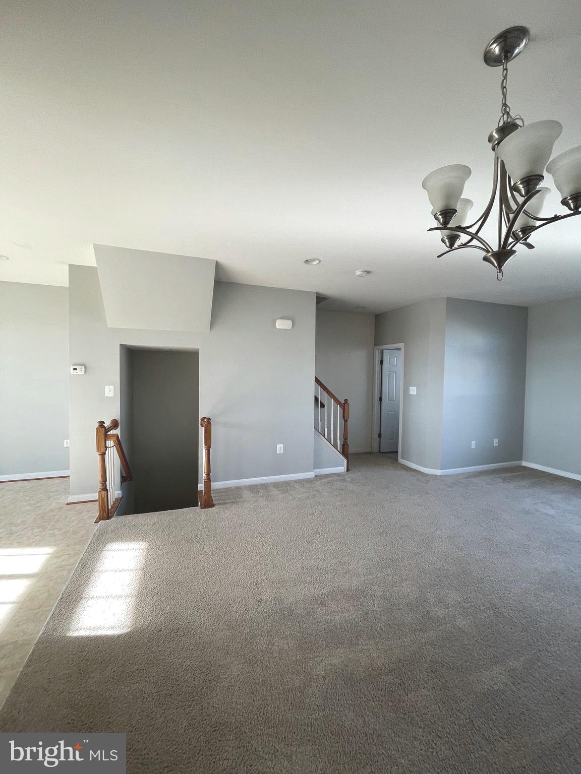 HUNTFIELD - Residential Lease