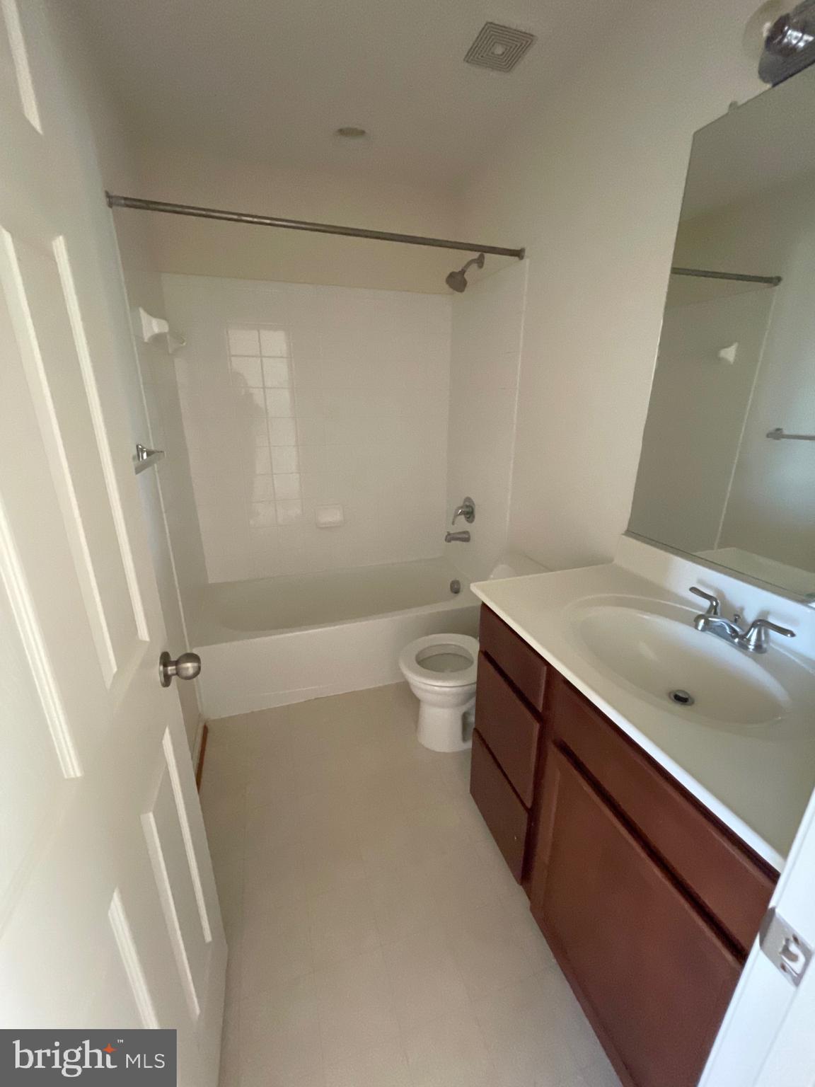 HUNTFIELD - Residential Lease