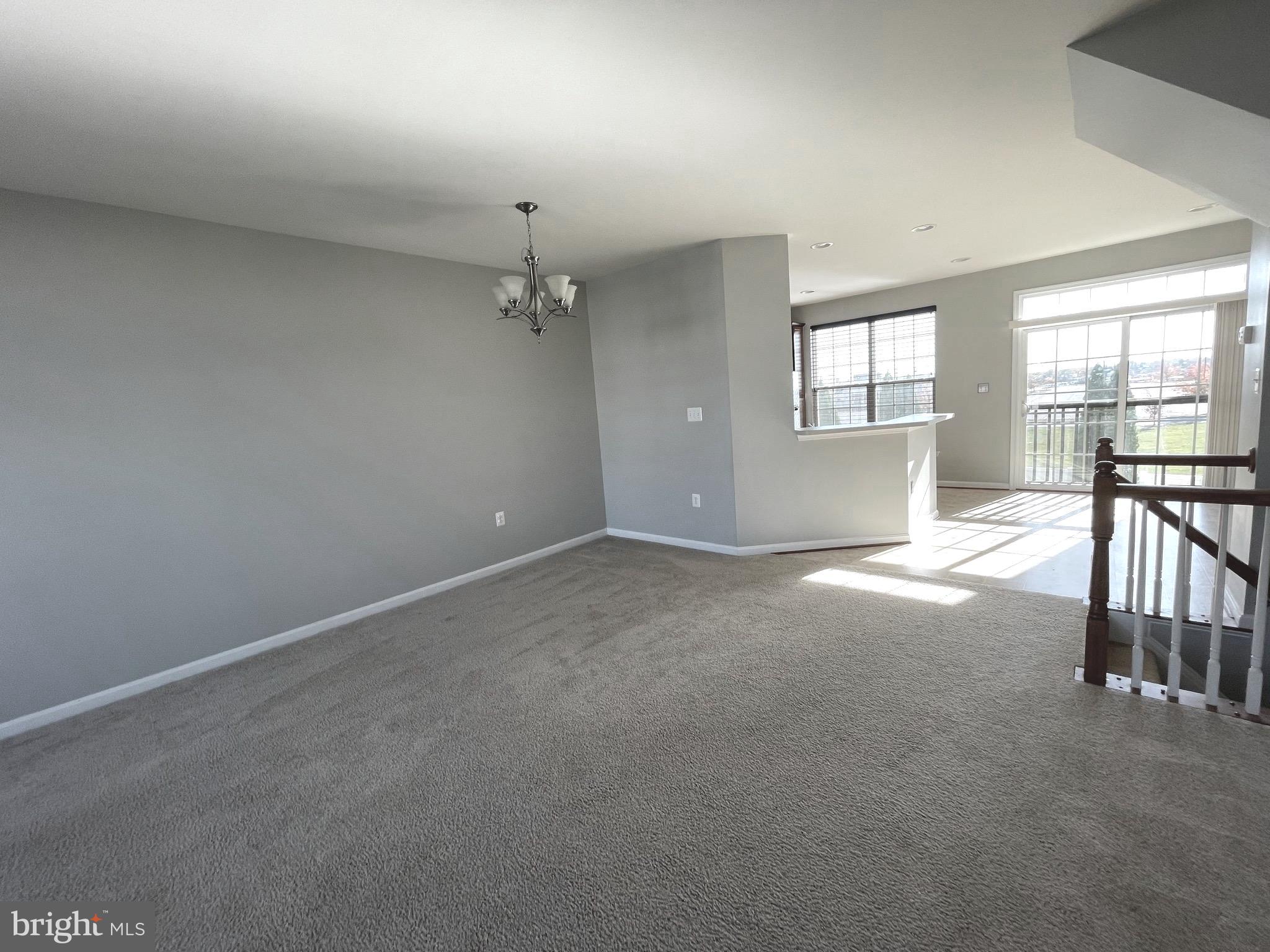 HUNTFIELD - Residential Lease