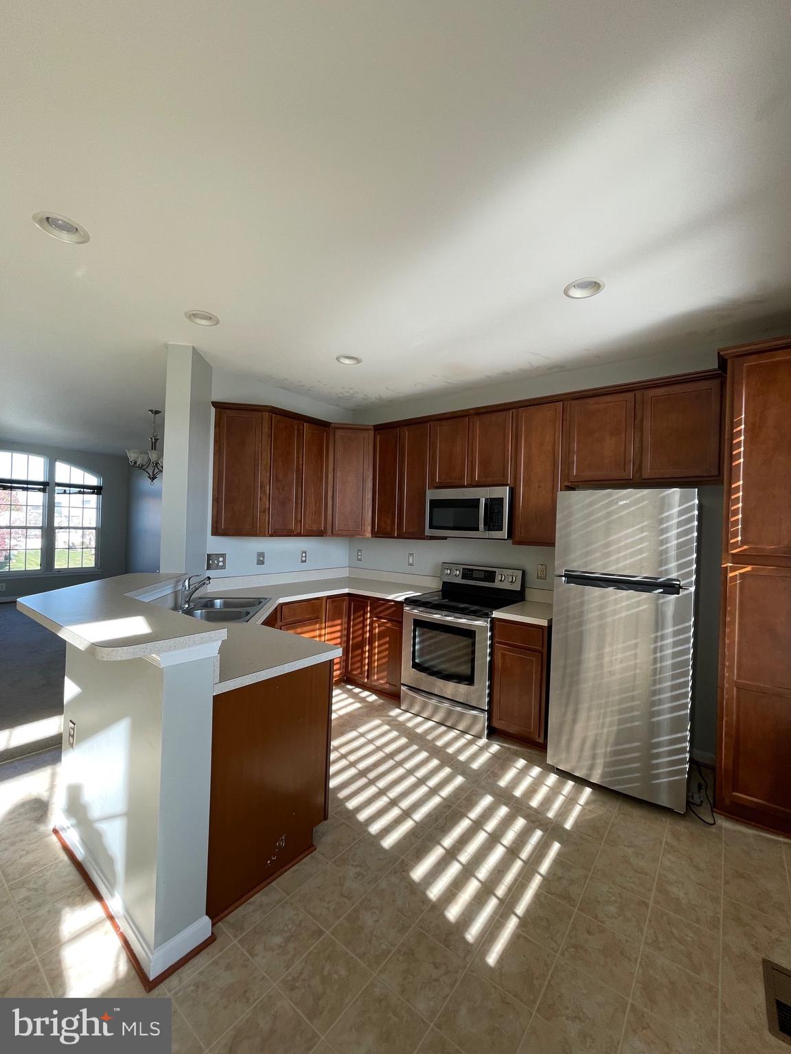 HUNTFIELD - Residential Lease