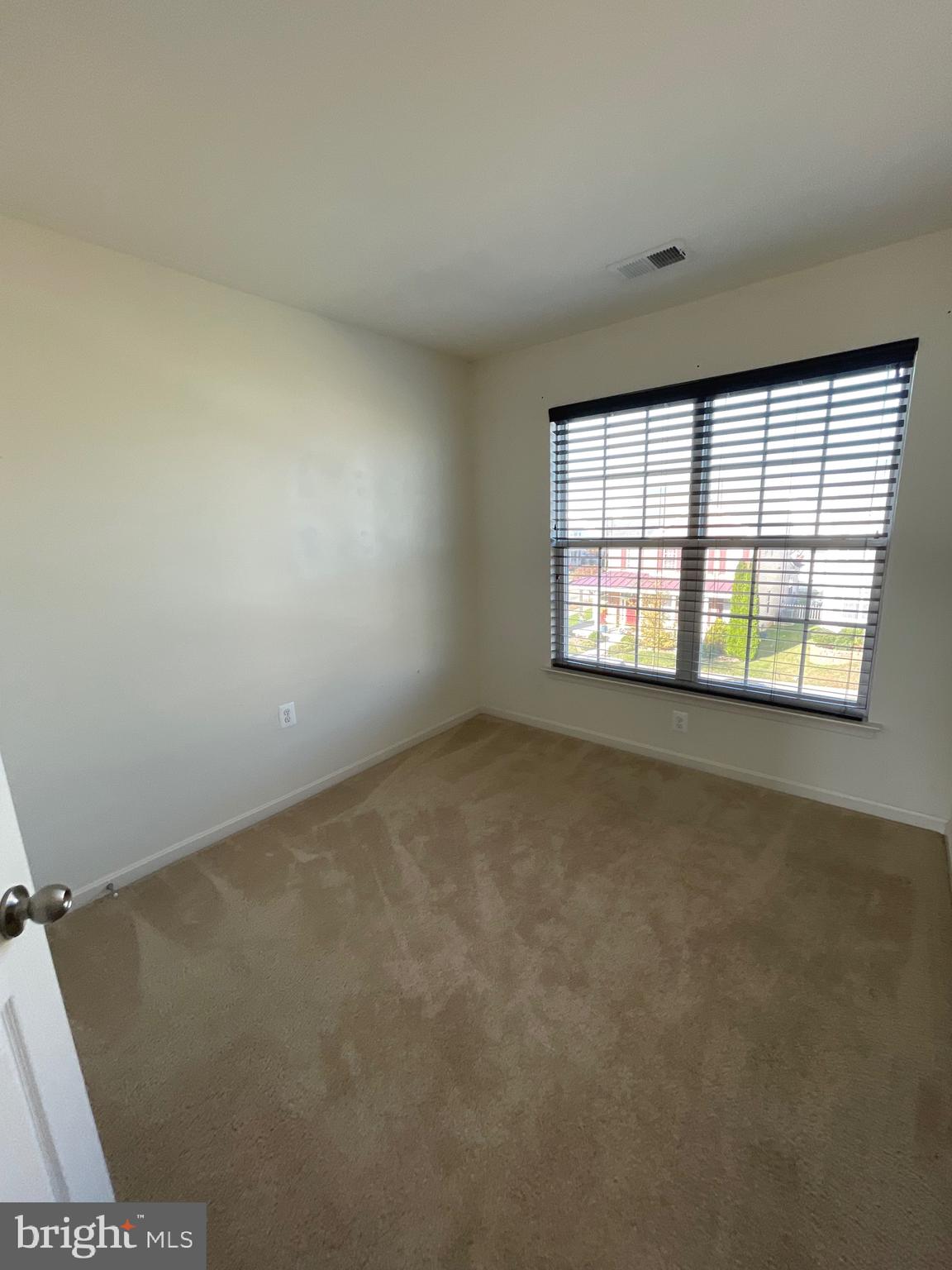 HUNTFIELD - Residential Lease