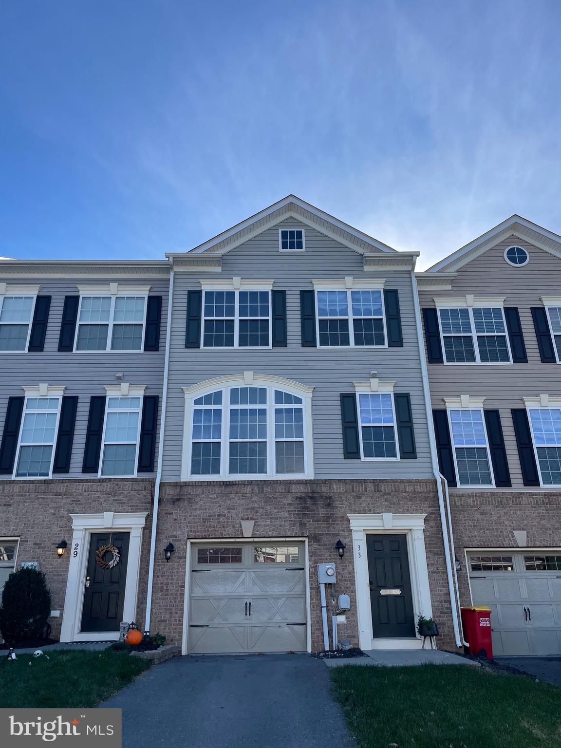 HUNTFIELD - Residential Lease