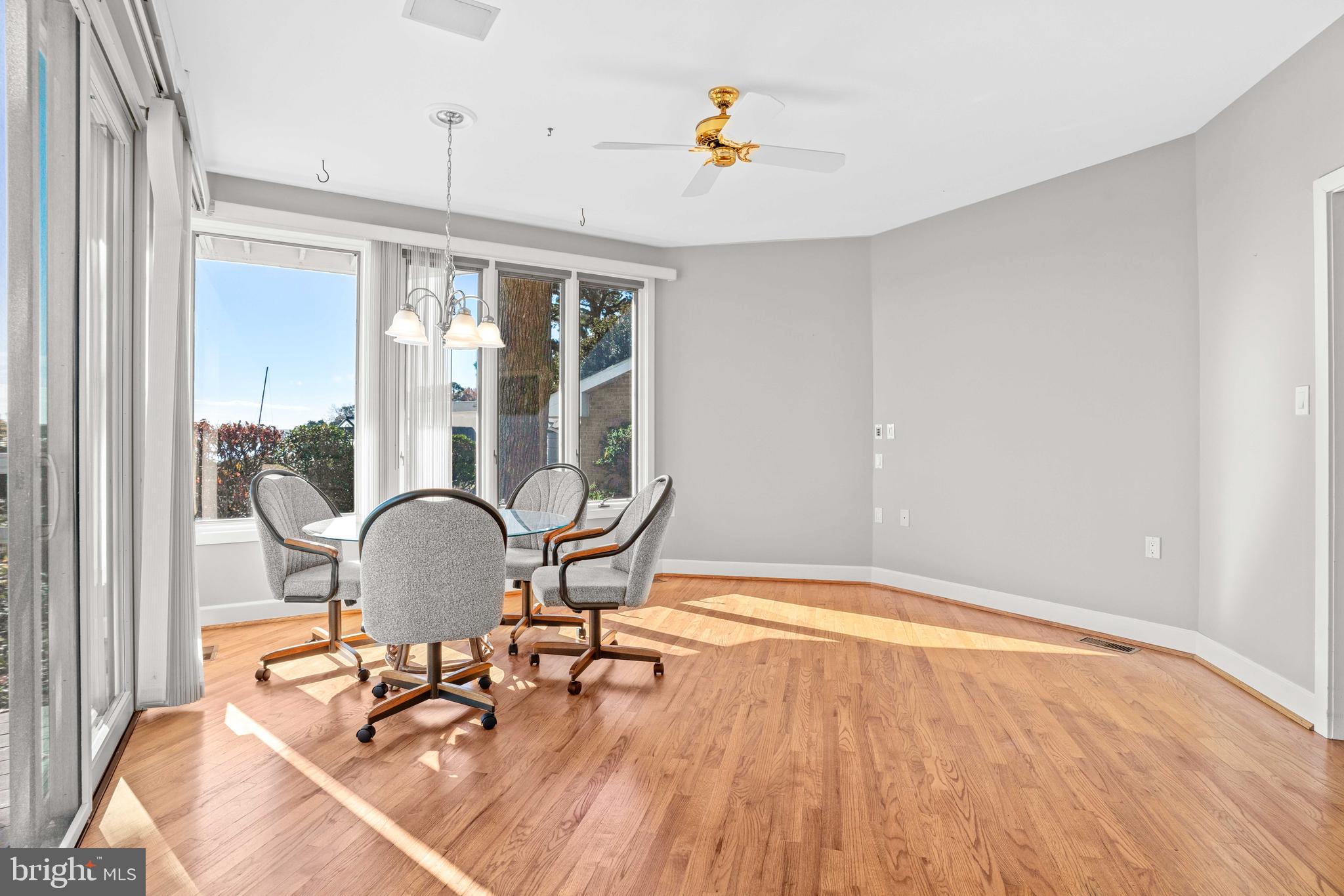 DEALE BEACH - Residential