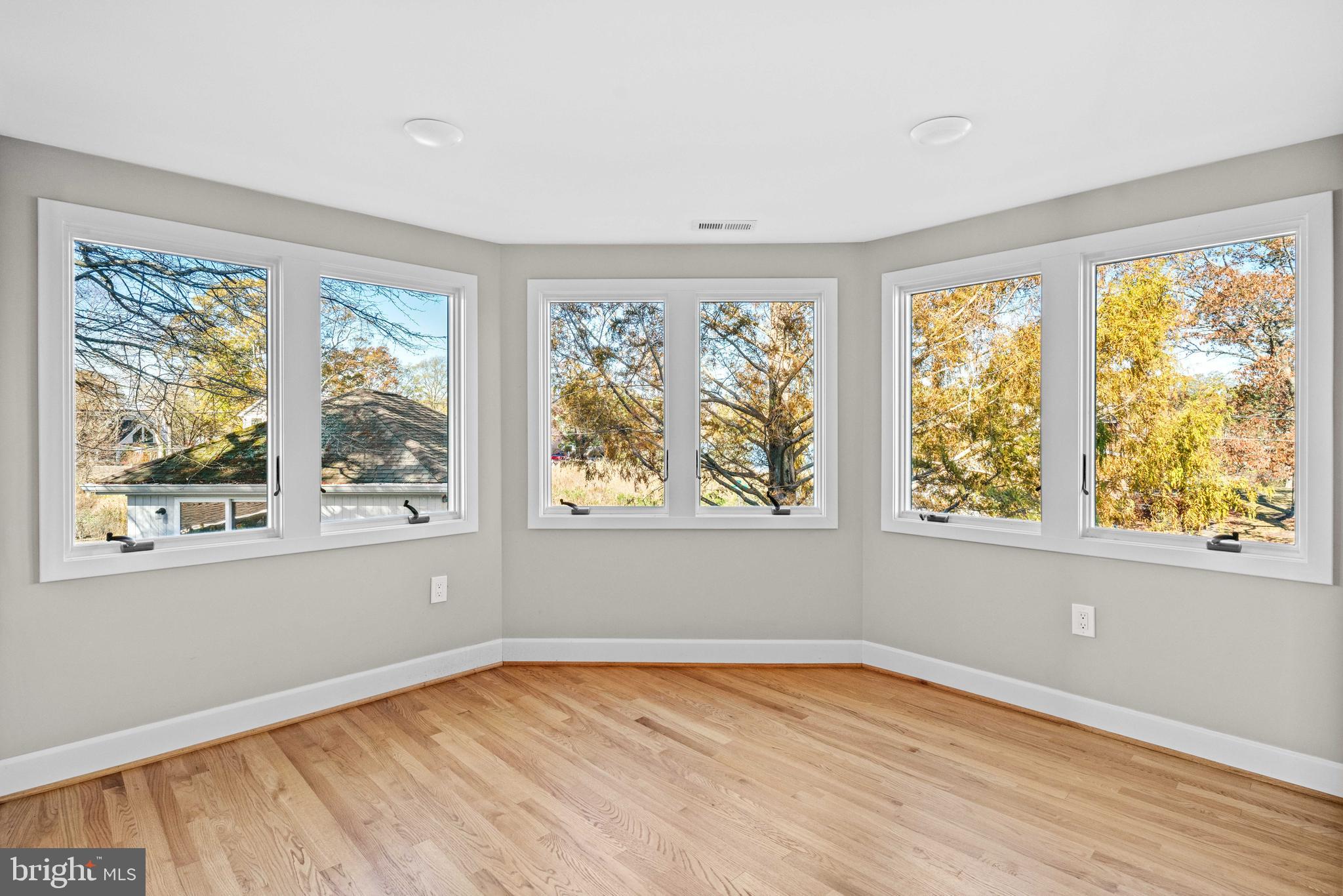 DEALE BEACH - Residential