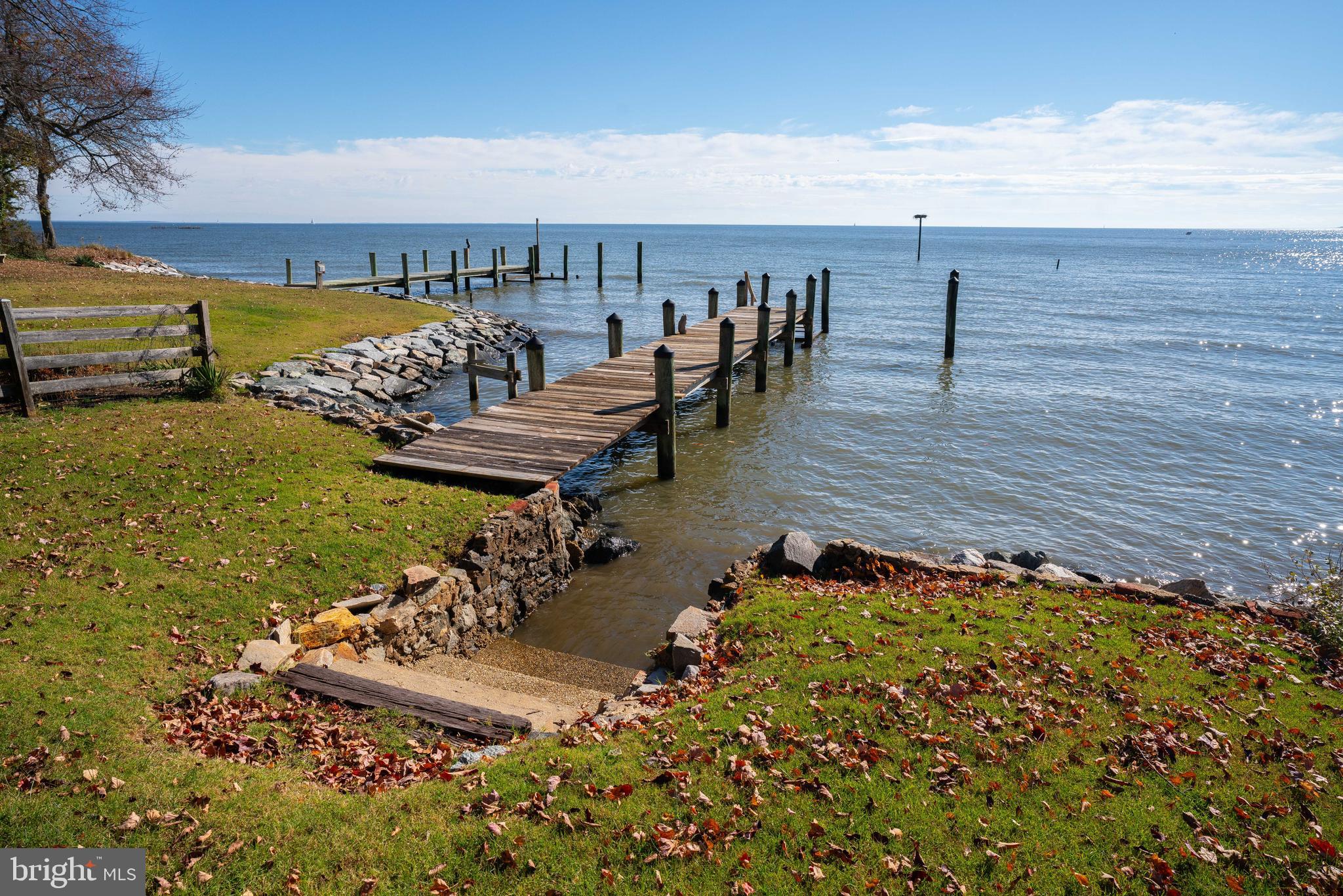 DEALE BEACH - Residential