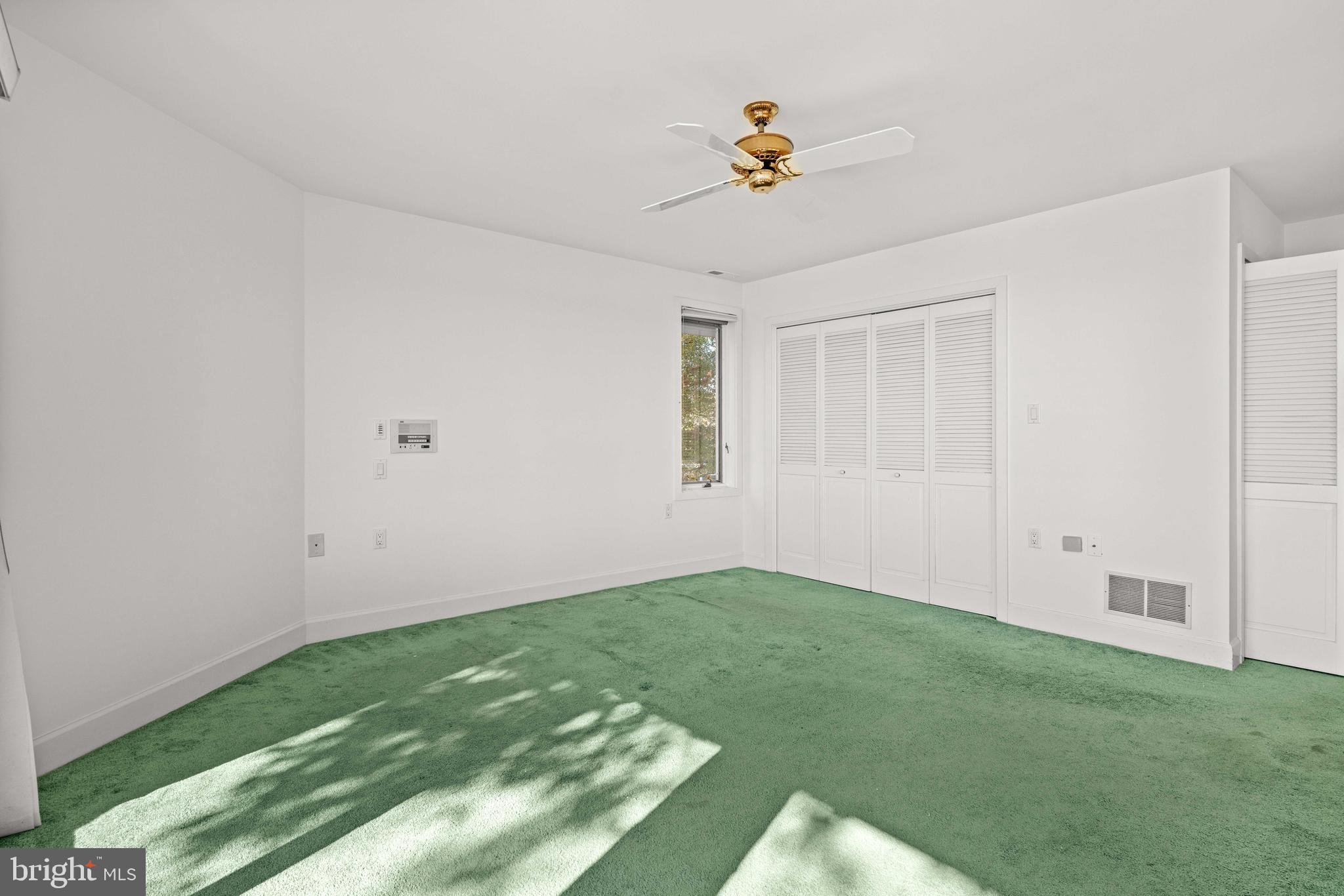 DEALE BEACH - Residential