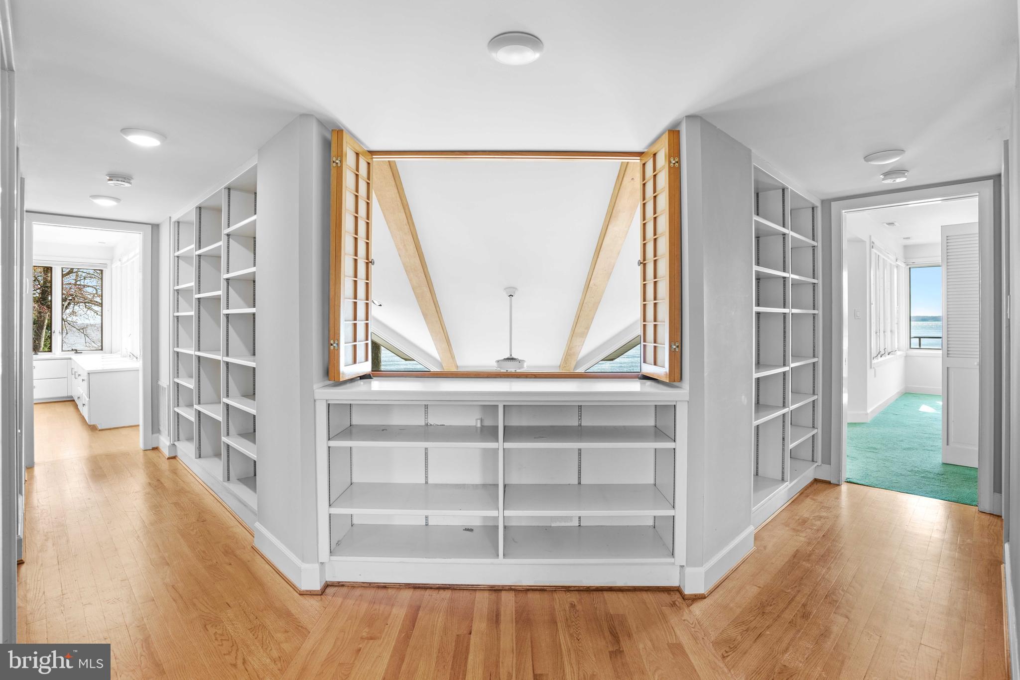 DEALE BEACH - Residential