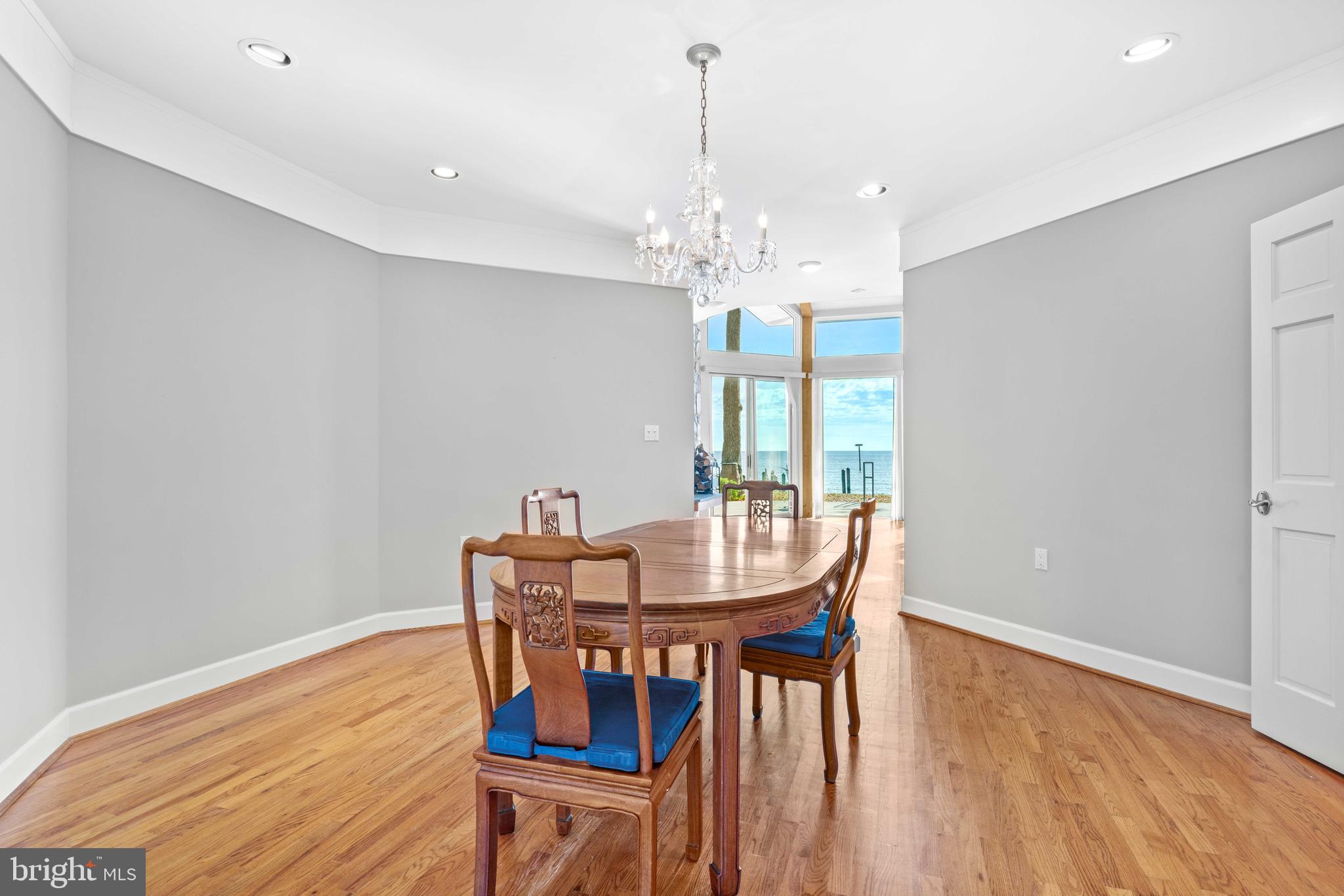 DEALE BEACH - Residential