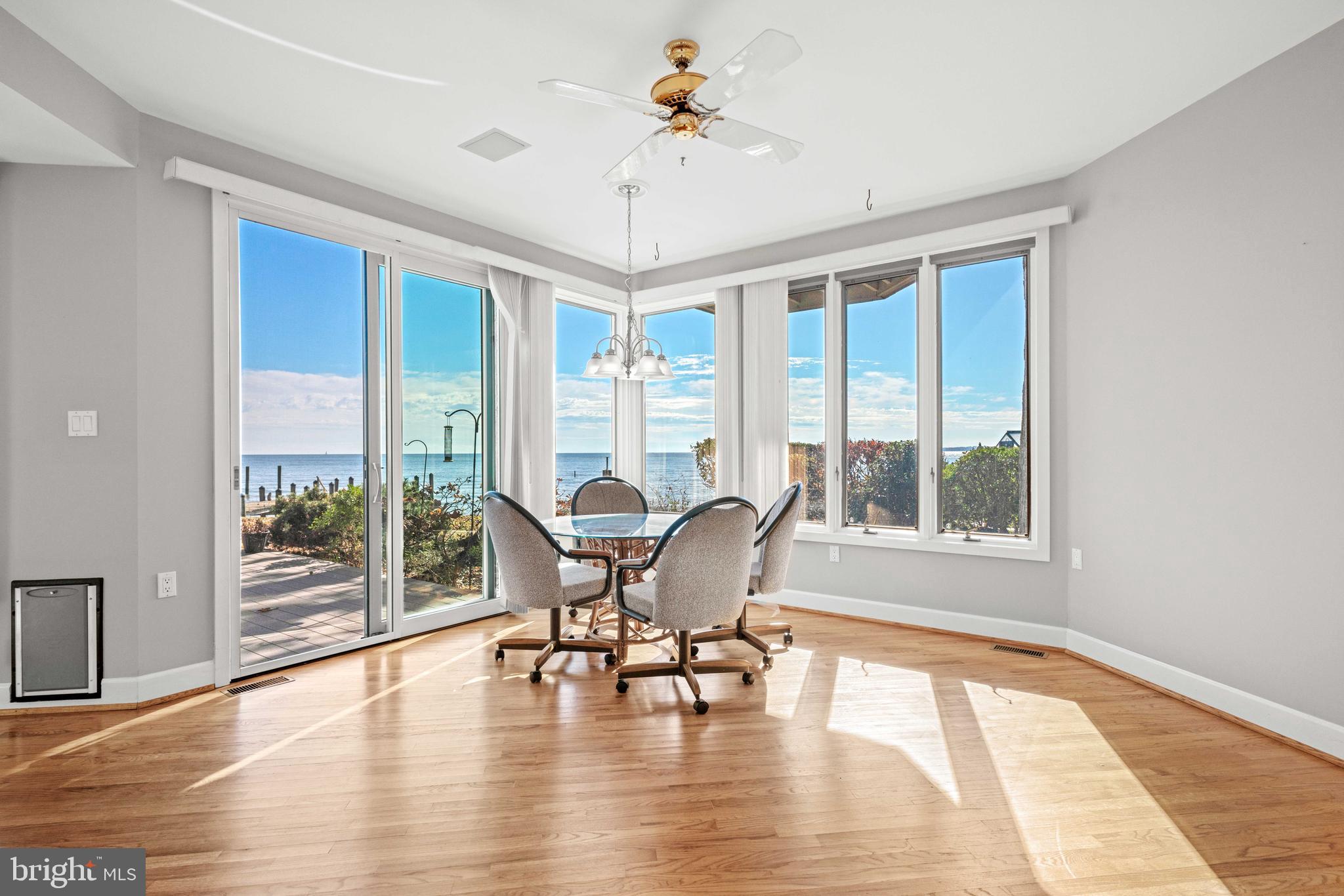 DEALE BEACH - Residential