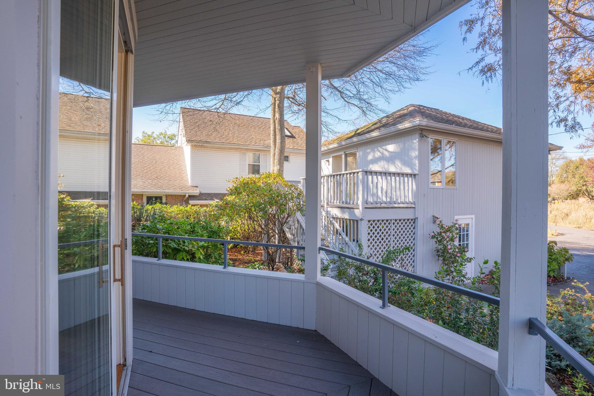 DEALE BEACH - Residential