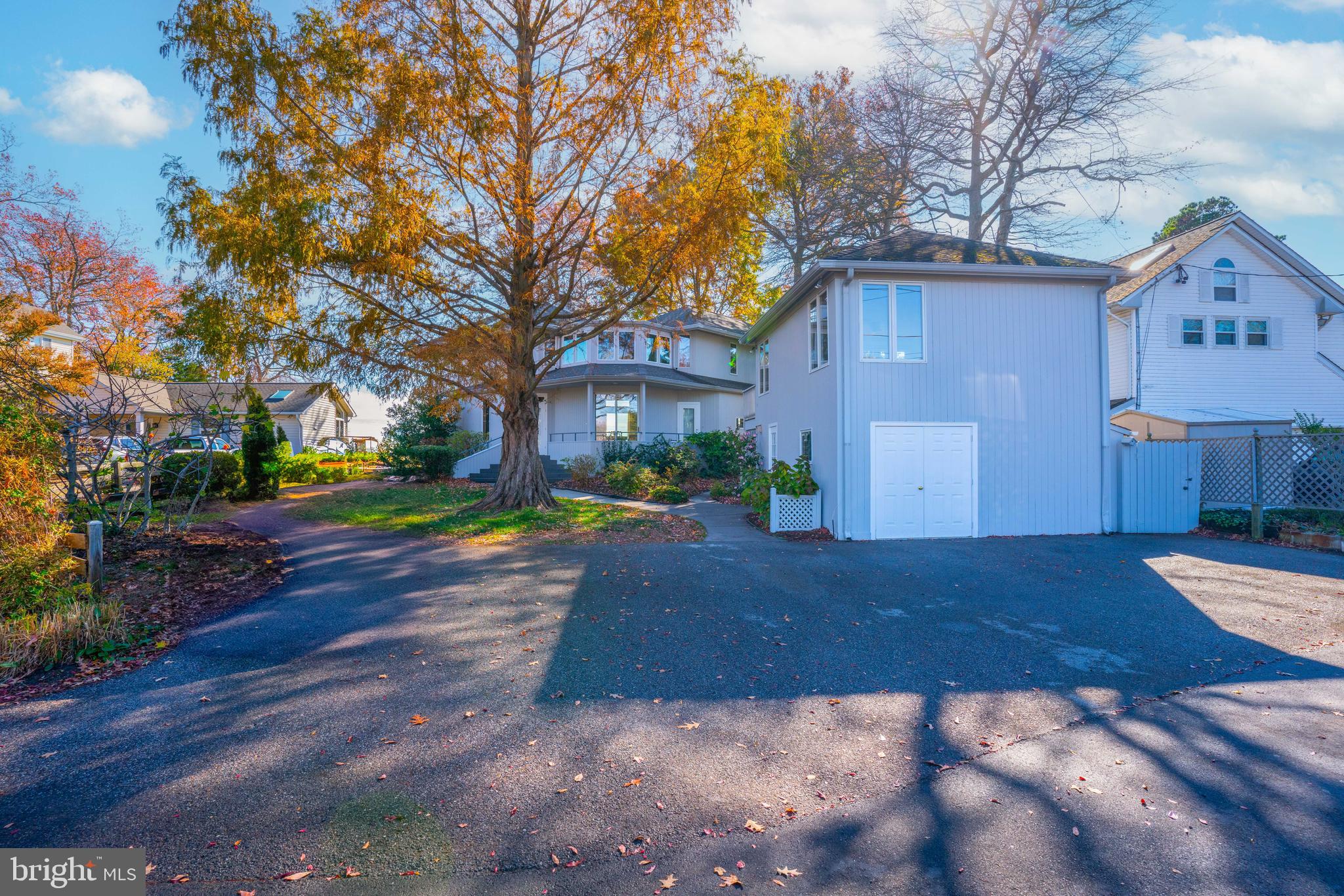 DEALE BEACH - Residential