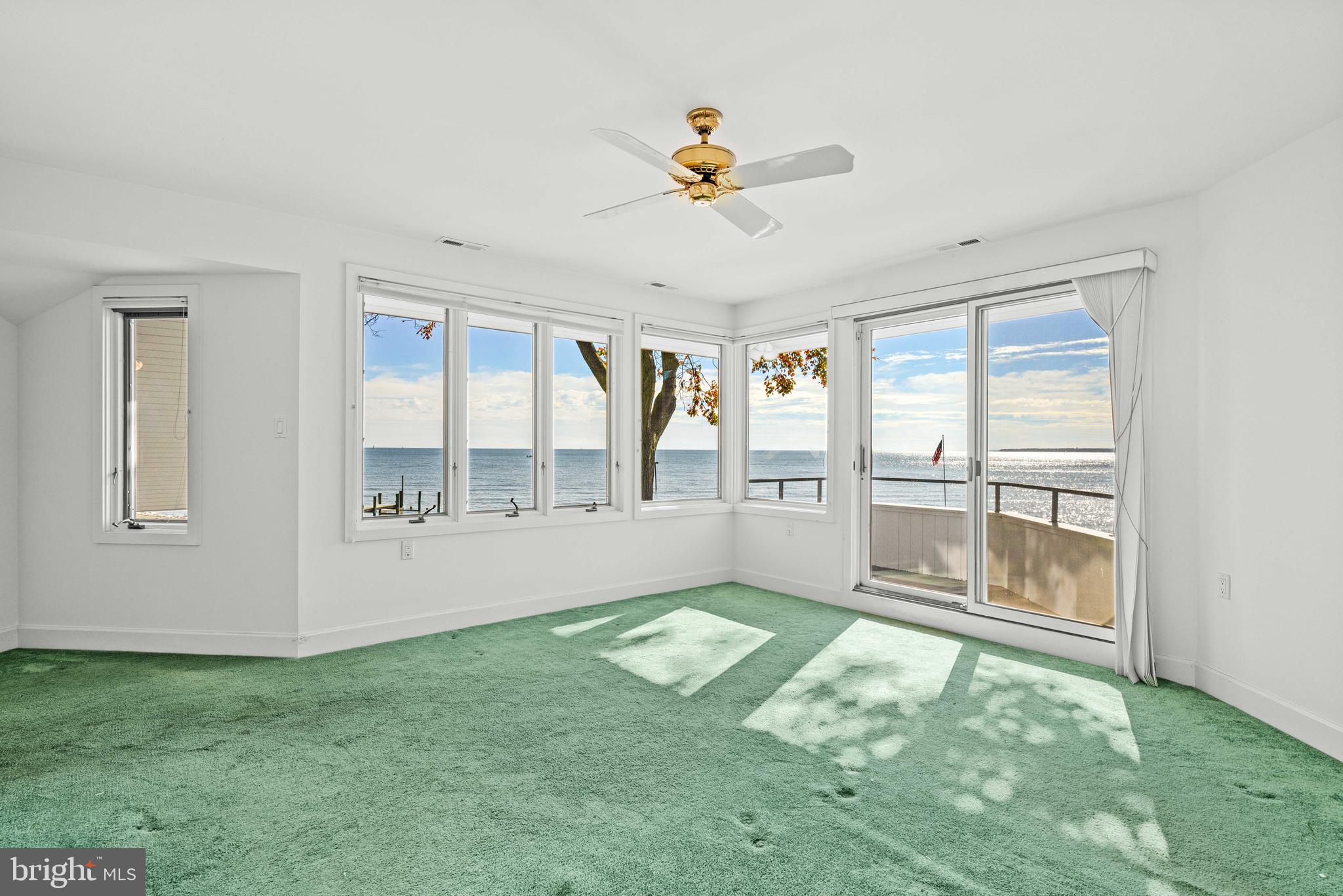 DEALE BEACH - Residential