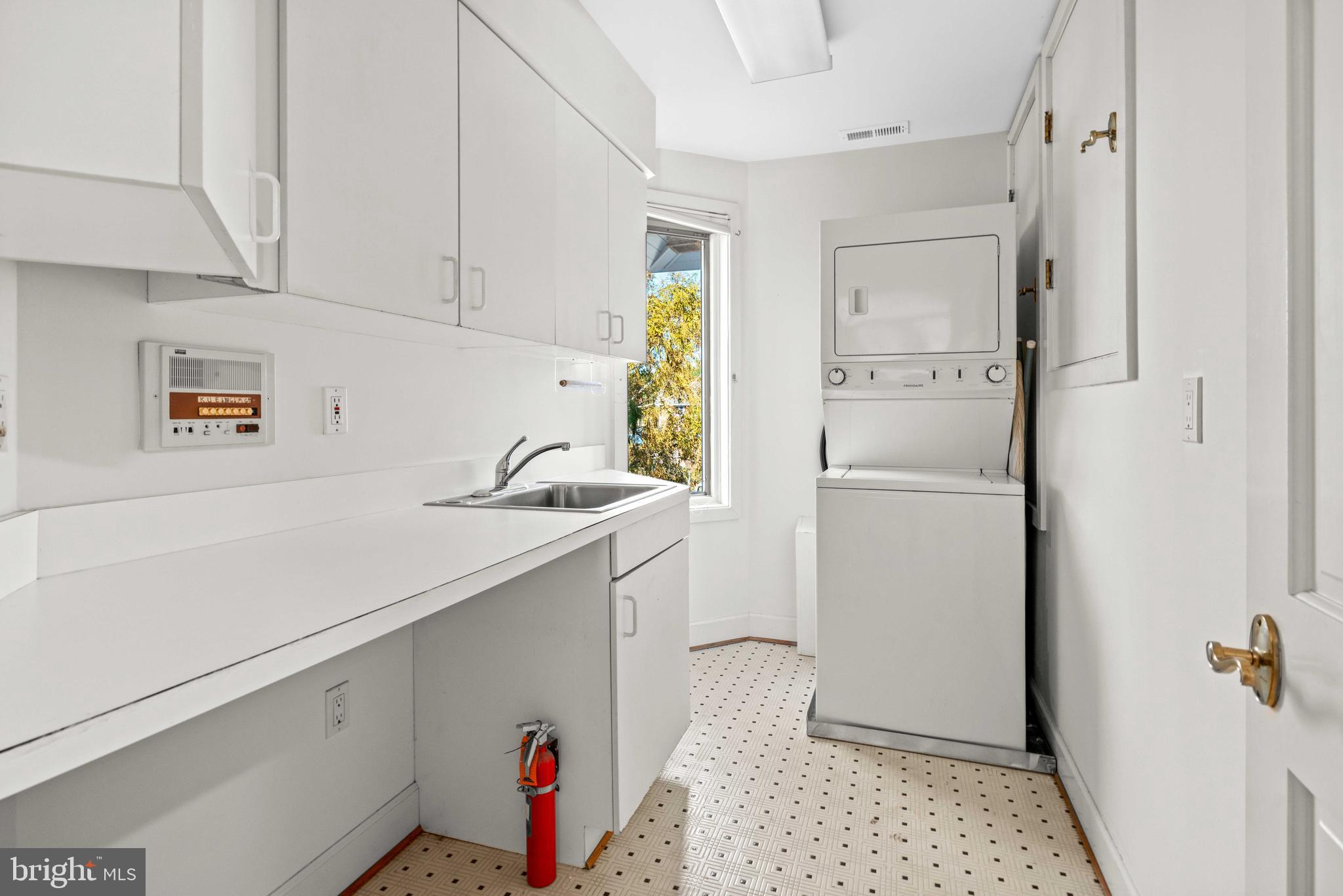 DEALE BEACH - Residential