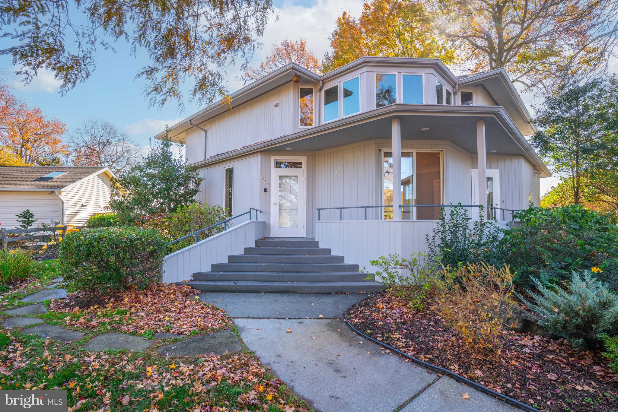 DEALE BEACH - Residential