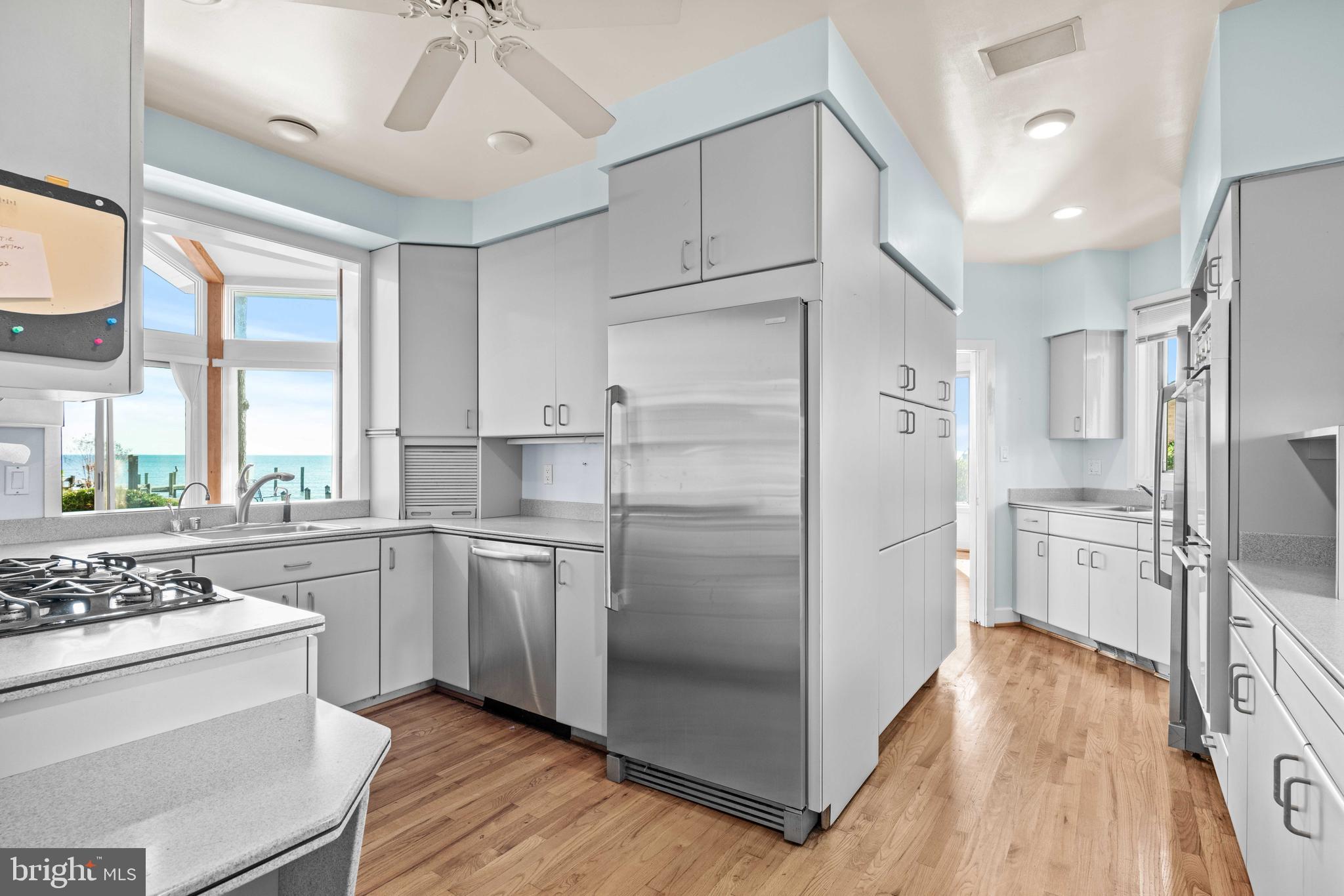 DEALE BEACH - Residential