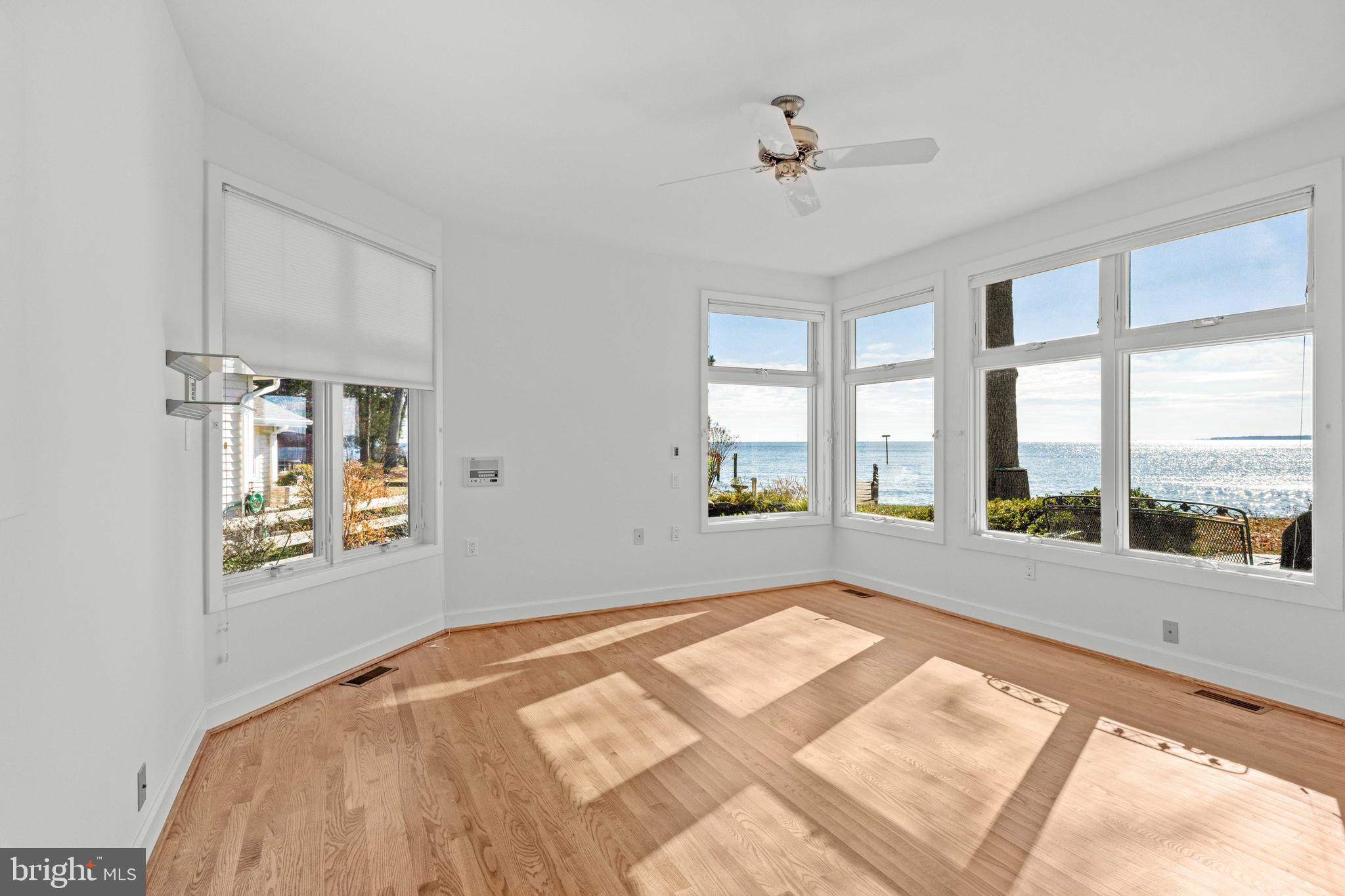 DEALE BEACH - Residential