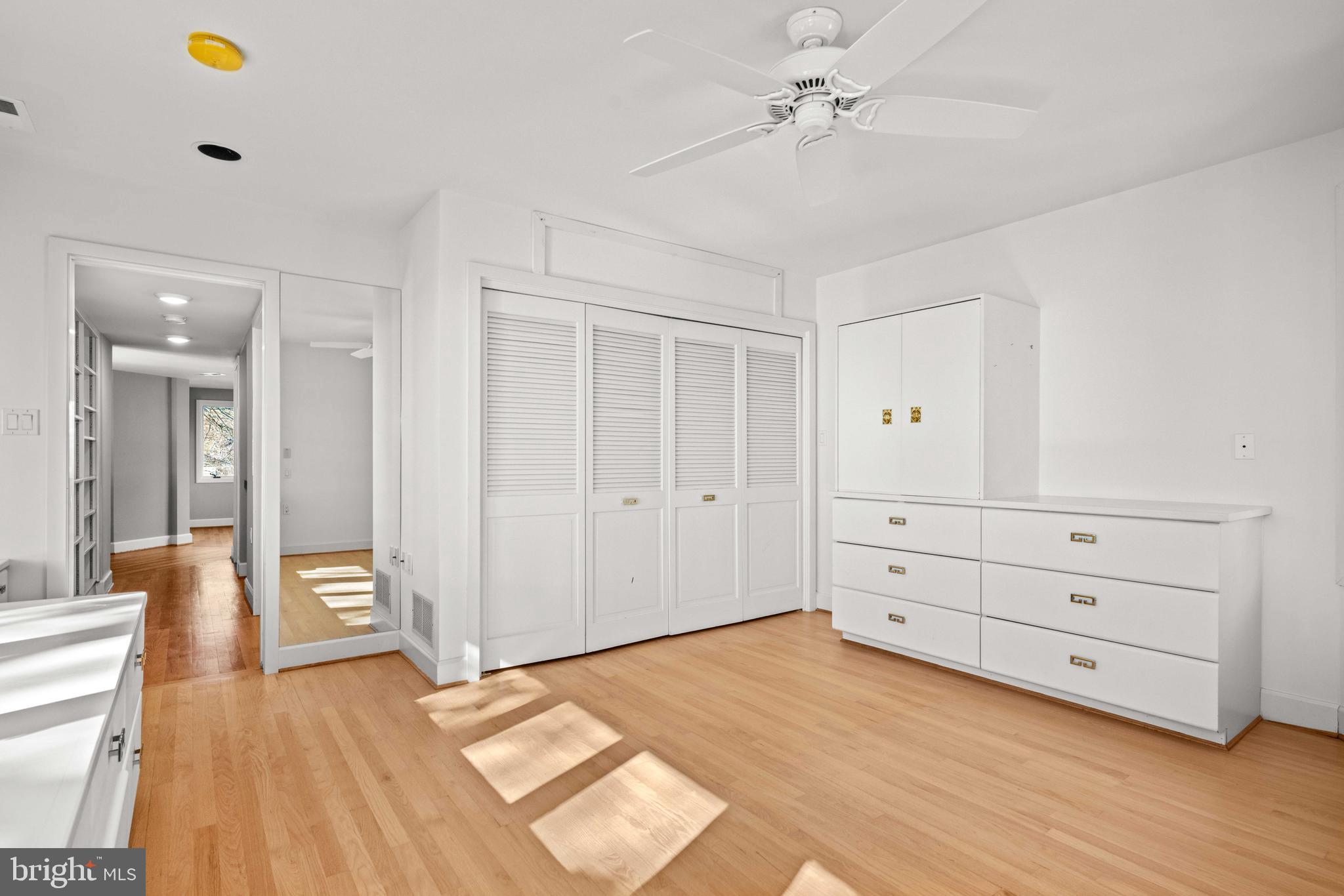 DEALE BEACH - Residential