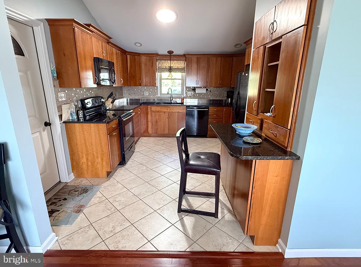 223 W HIGH STREET